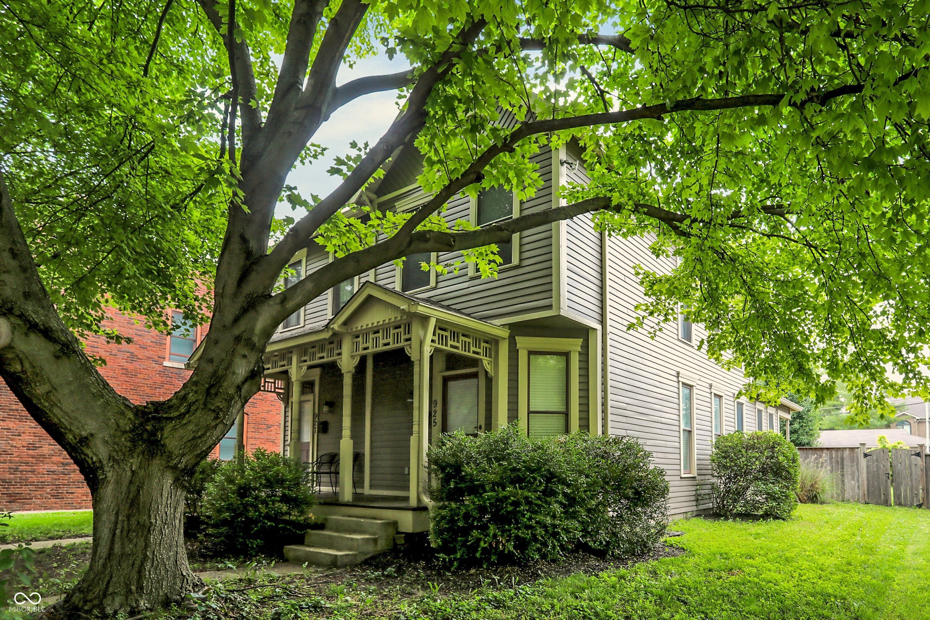 925 Fayette Street