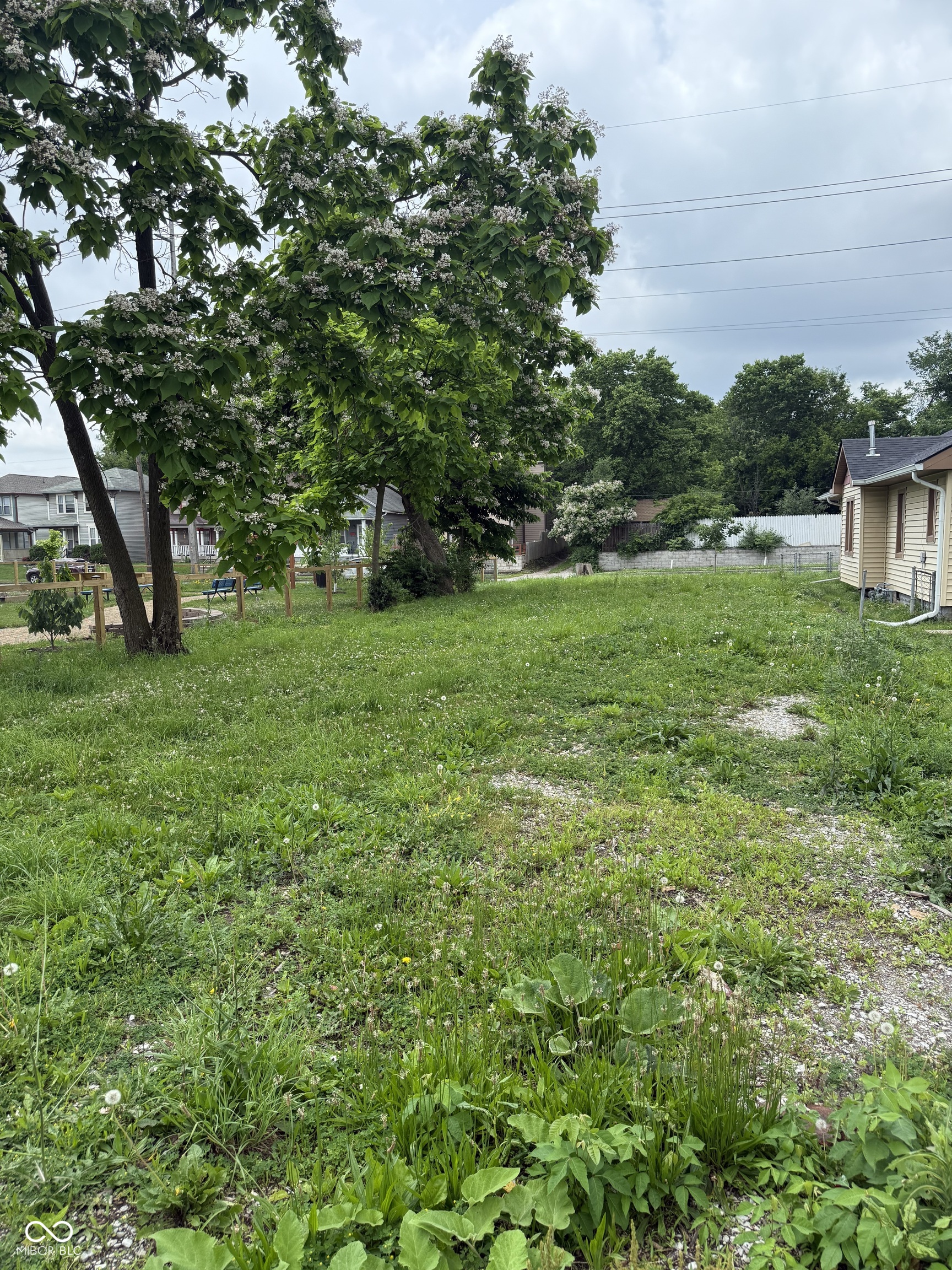 563 N Belmont Avenue