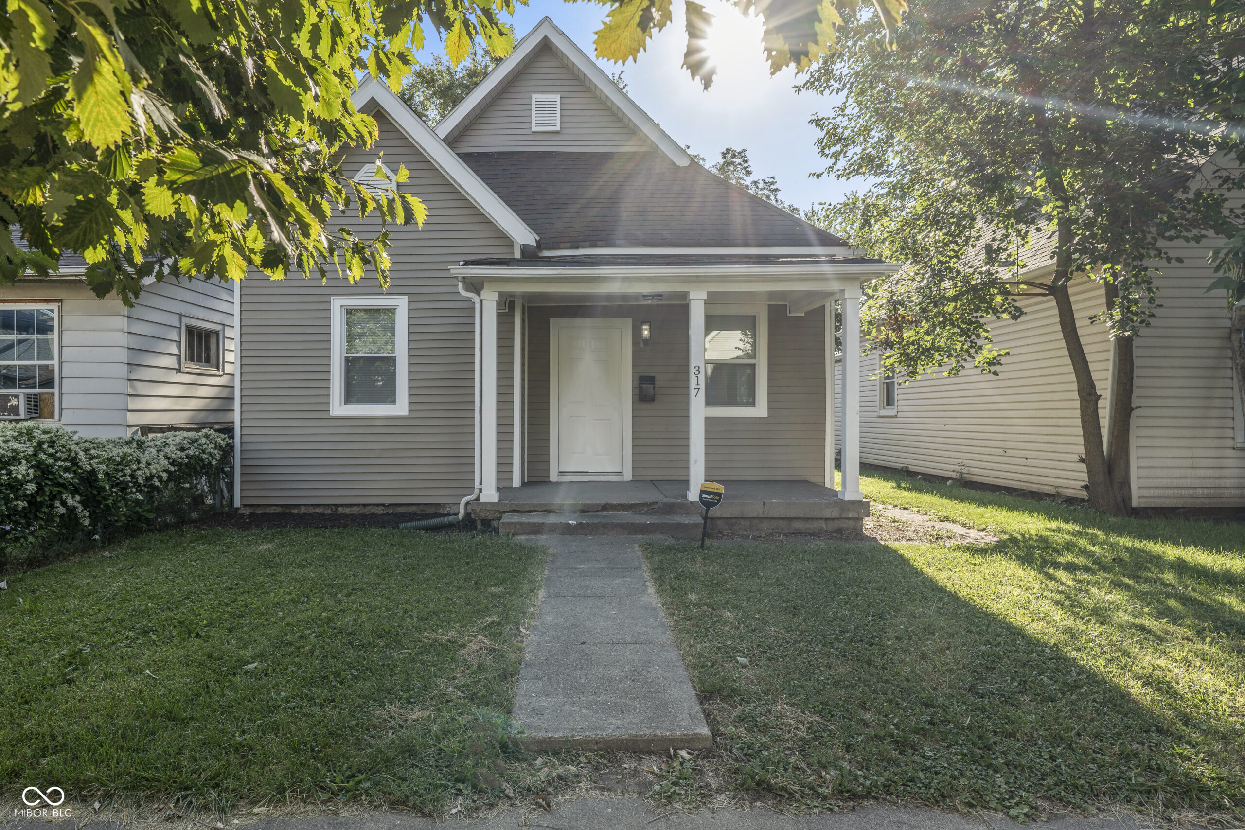 317 N Belleview Place