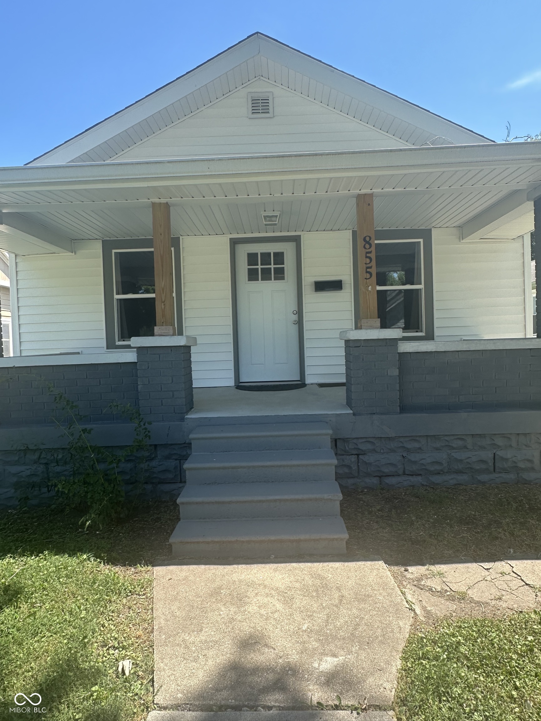 855 S Sheffield Avenue