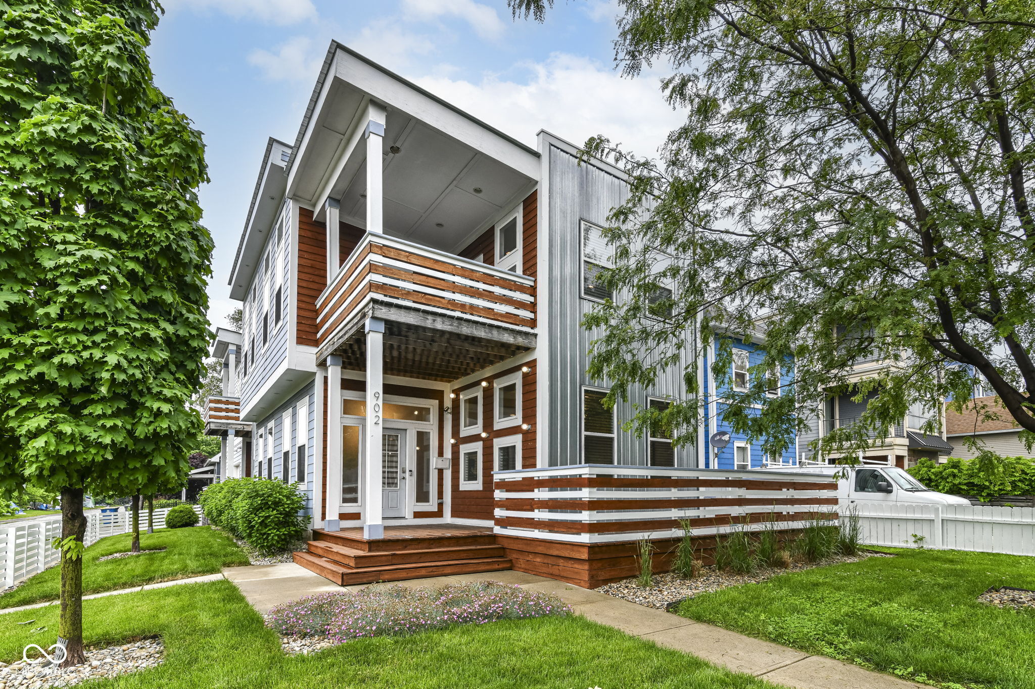 902 Woodlawn Avenue