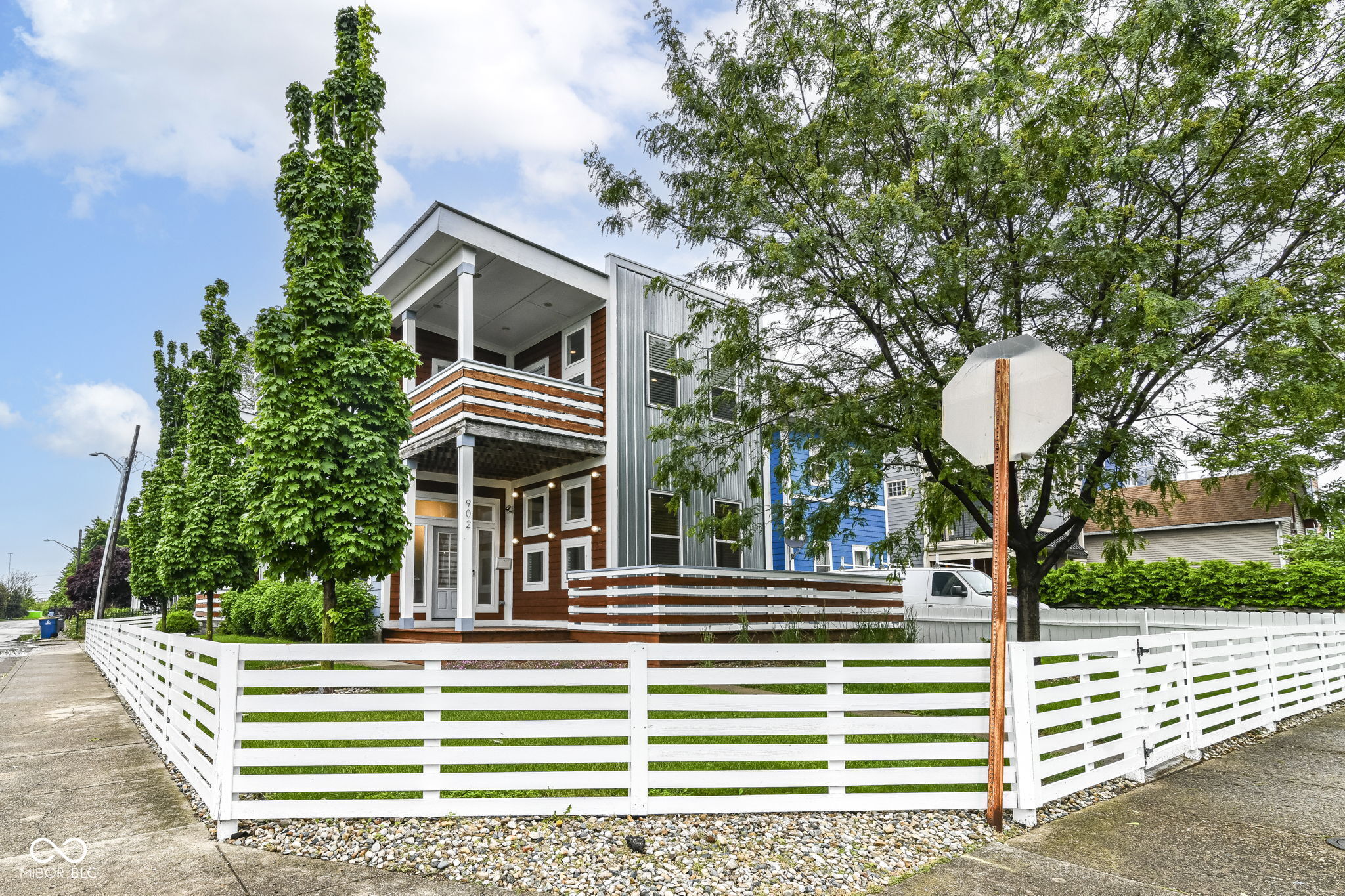 902 Woodlawn Avenue