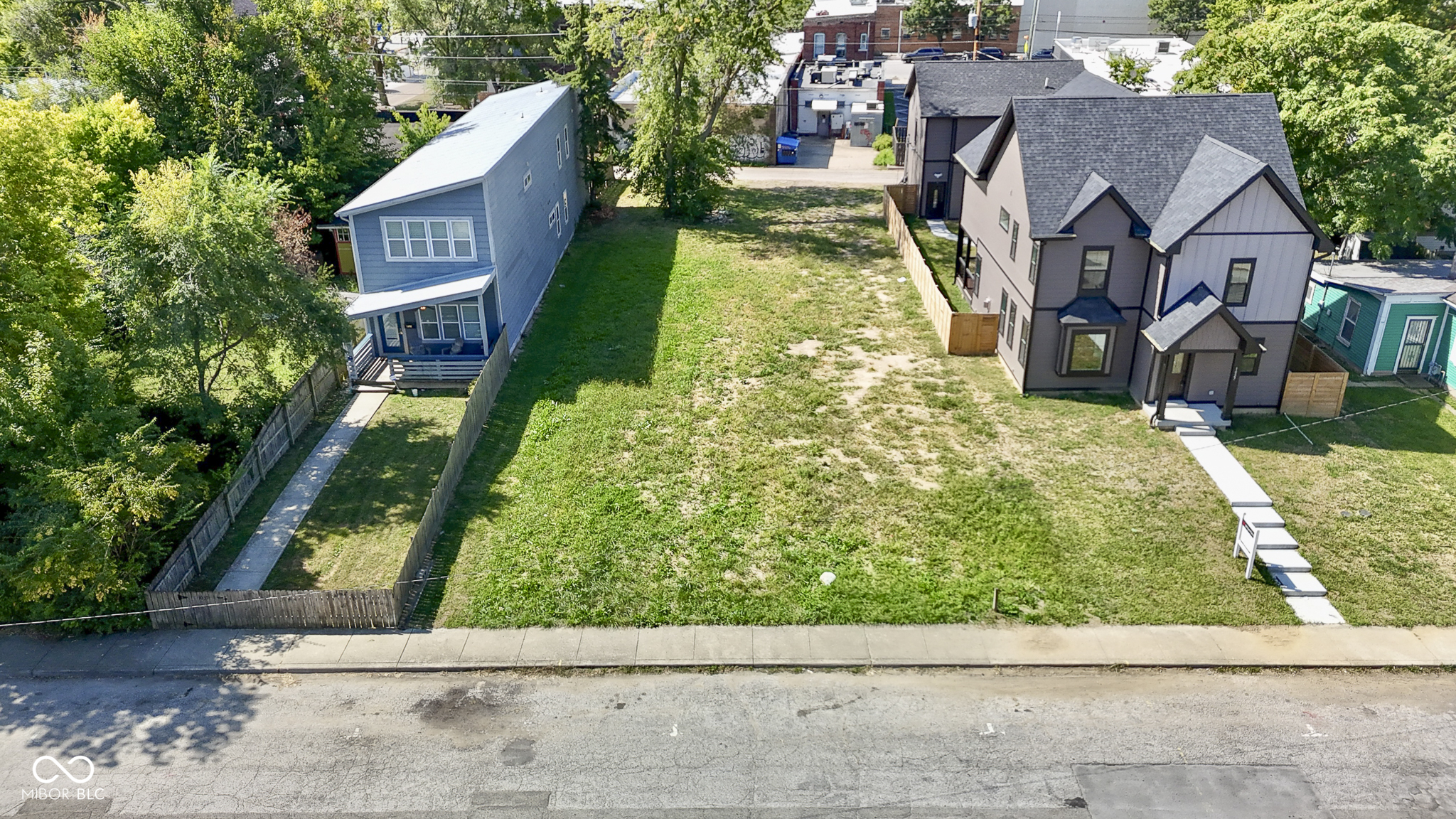 1033 Hosbrook Street