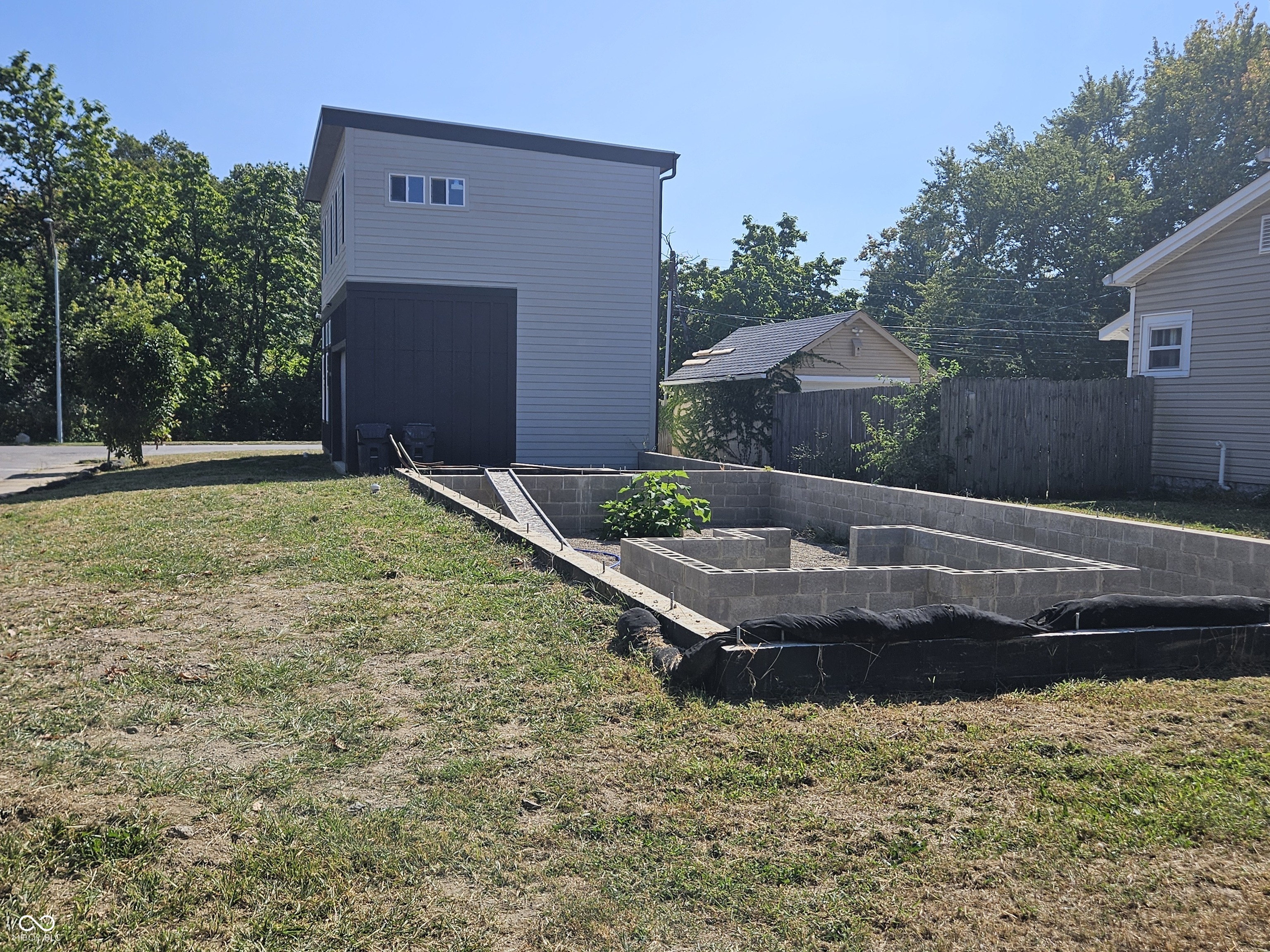 965 E Minnesota Street