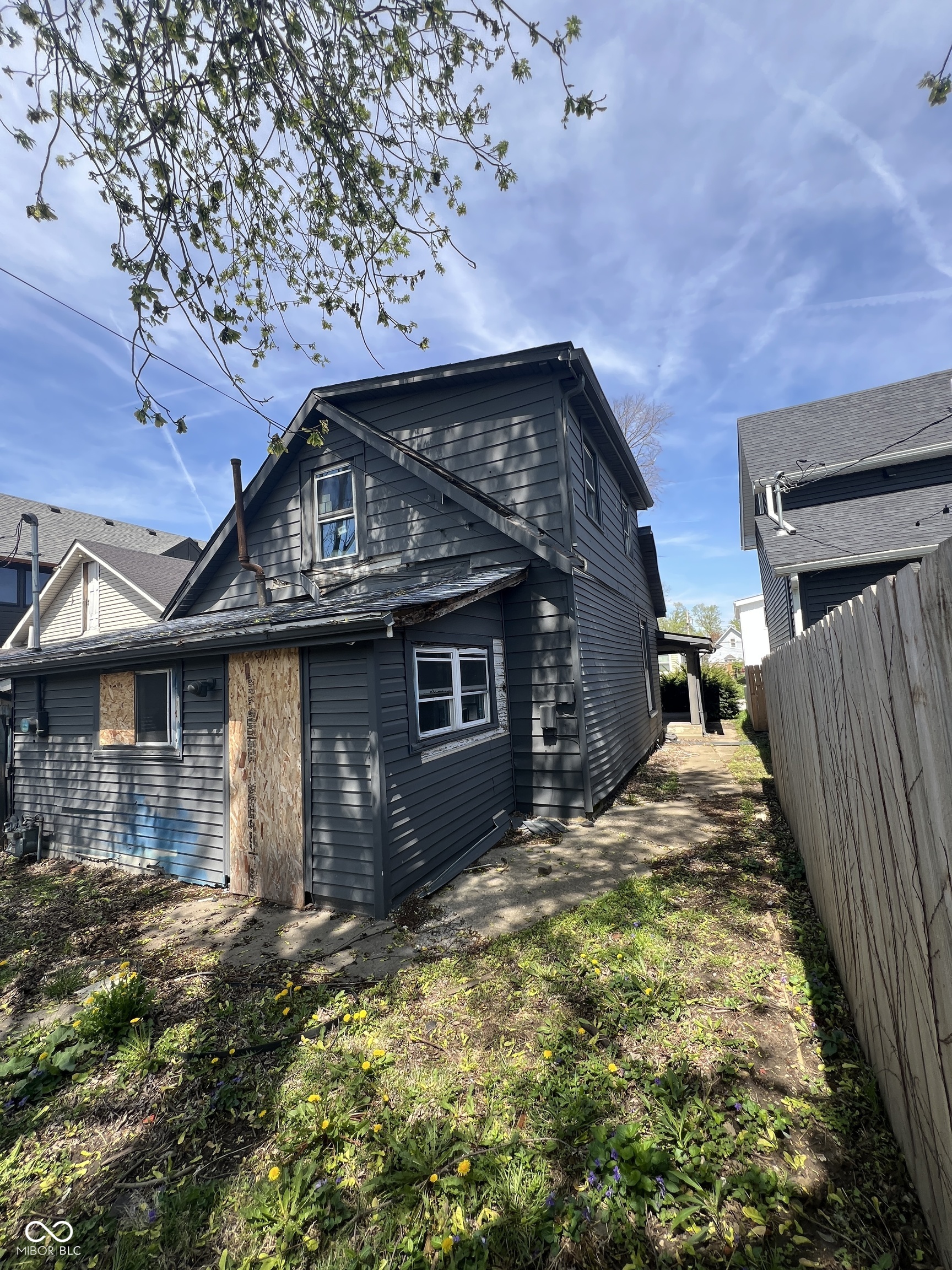 409 Parkway Avenue