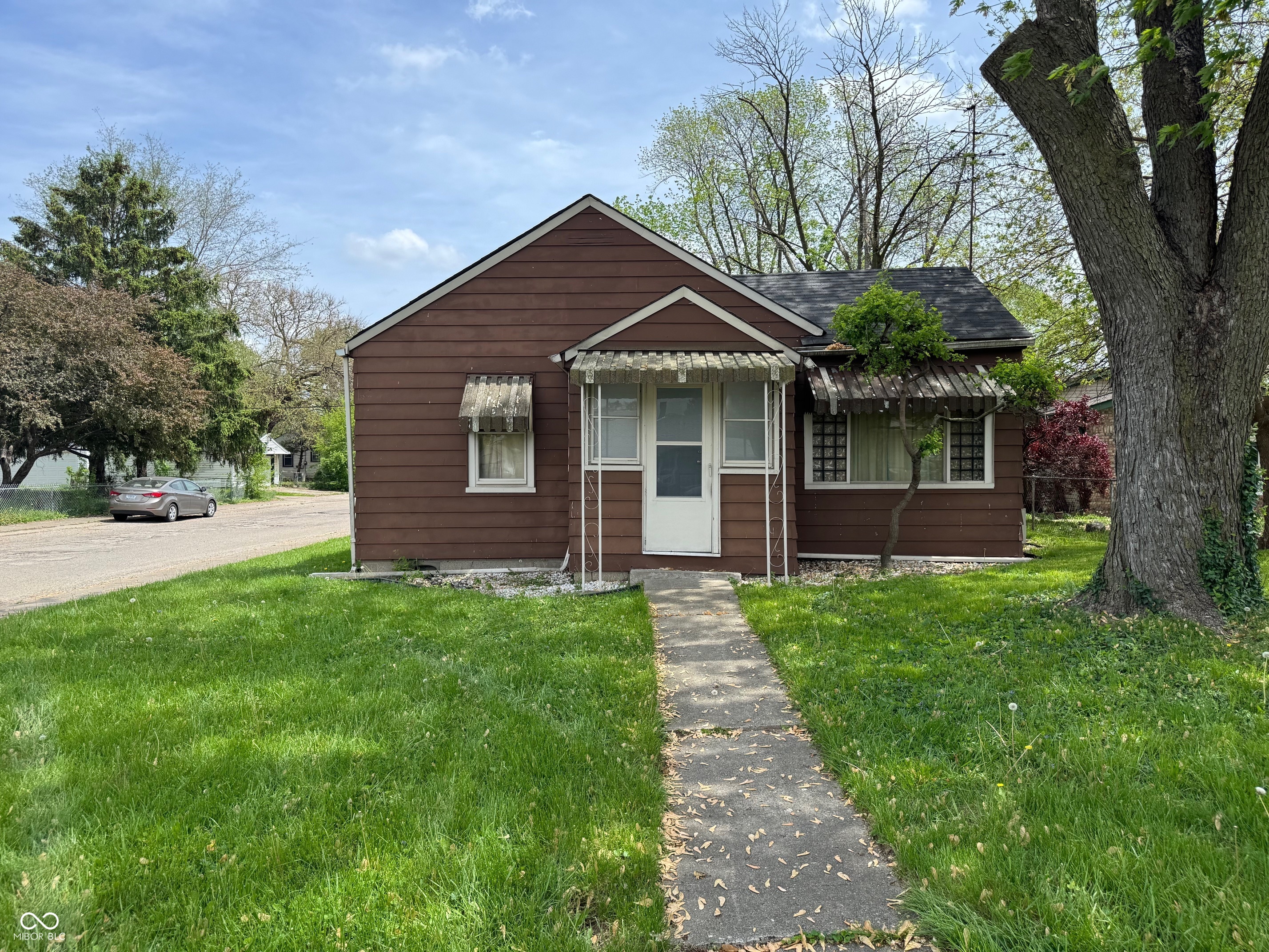 2501 Mars Hill Street