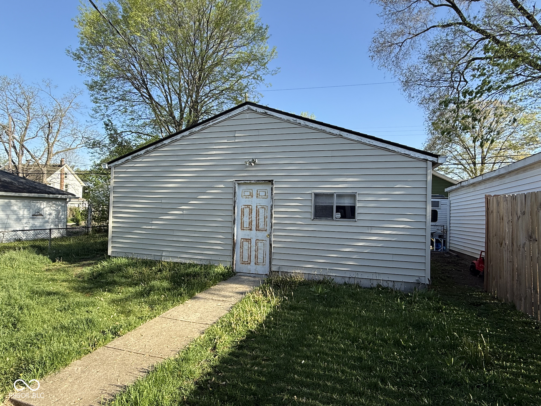 324 E Southern Avenue