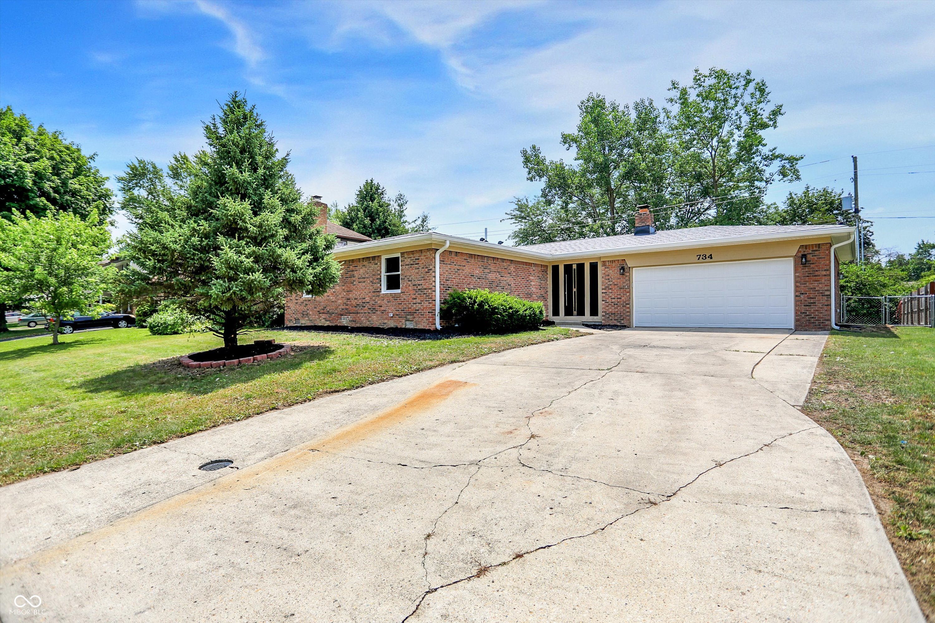734 Summitcrest Drive