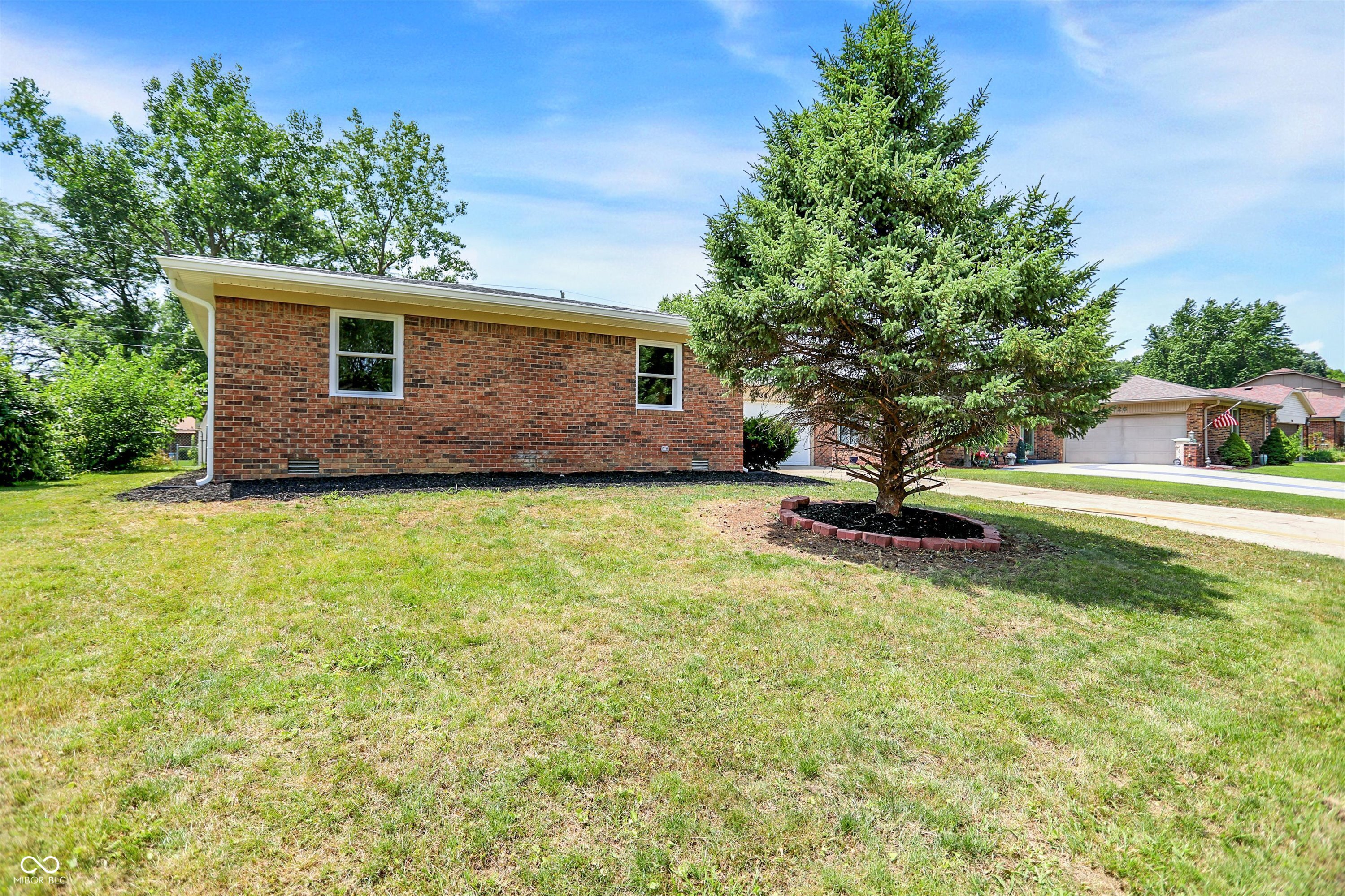734 Summitcrest Drive