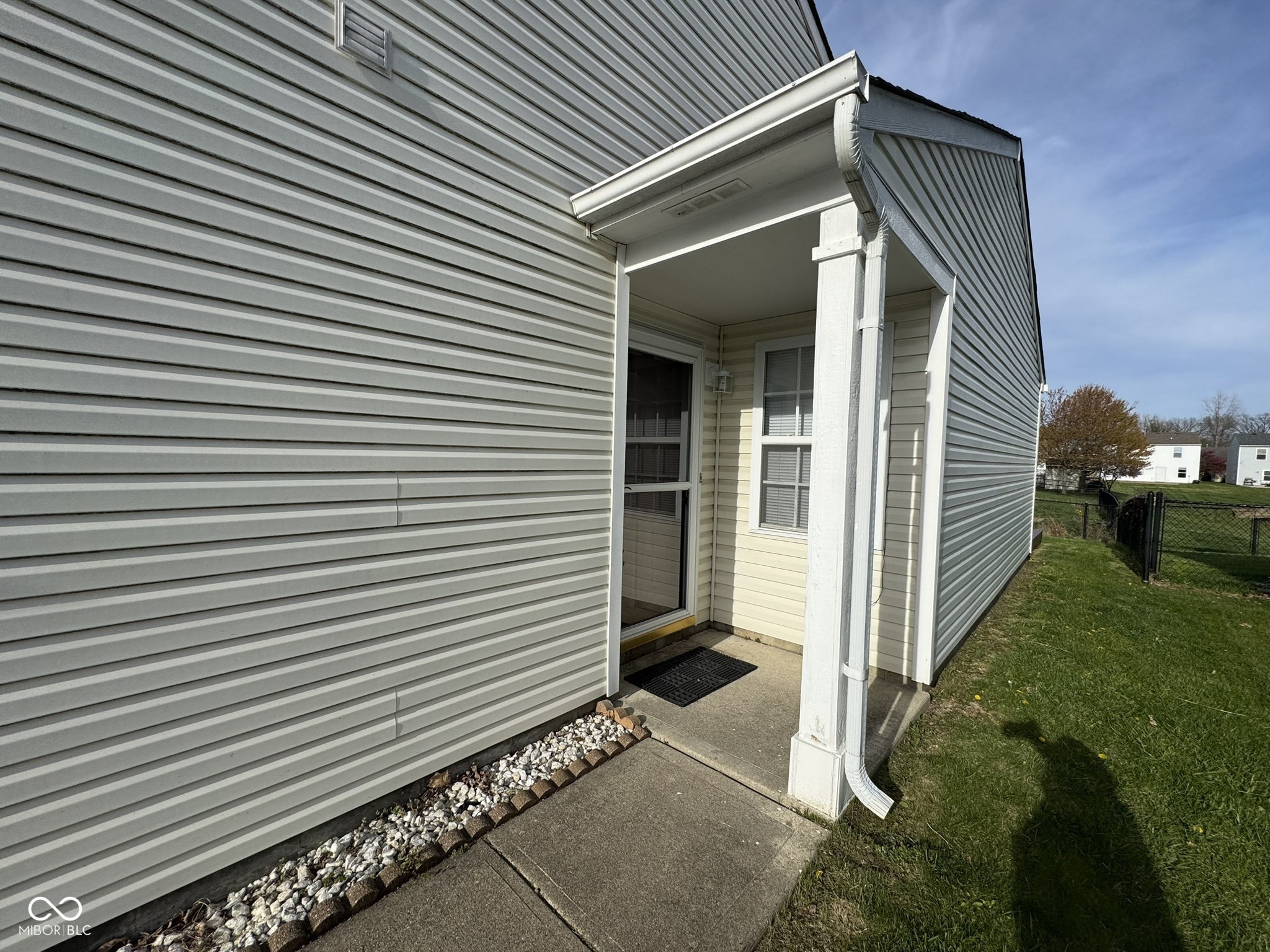 1833 Southernwood Lane