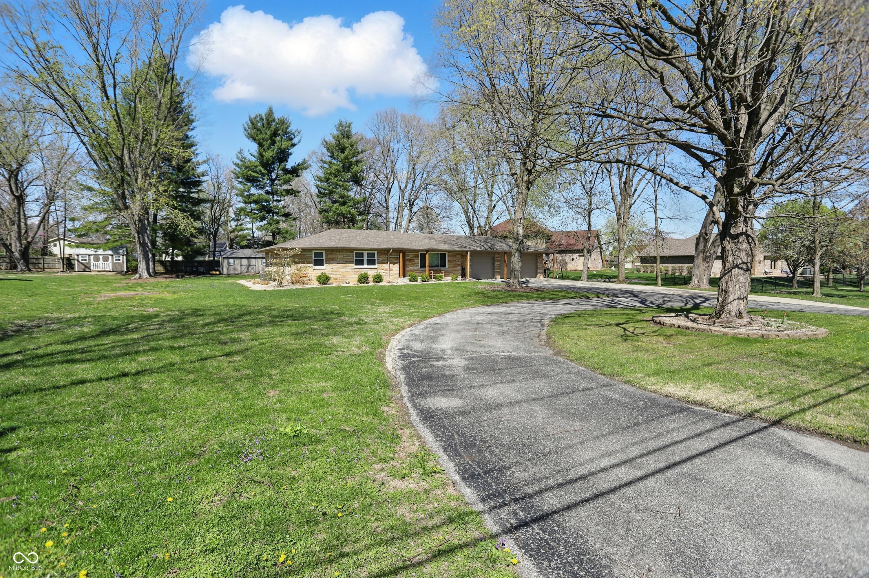 1750 W Stop 11 Road