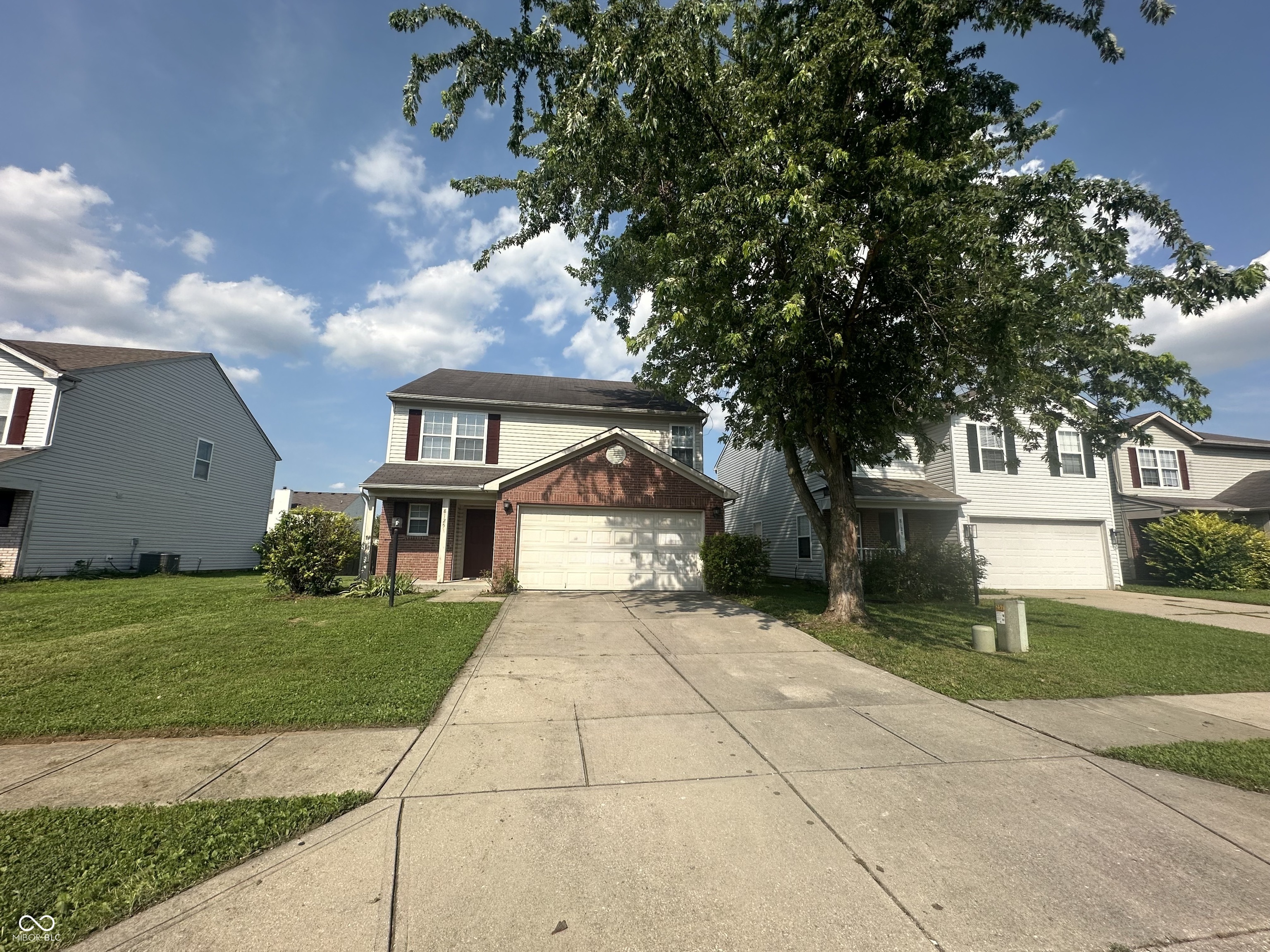 8125 Maple Stream Lane