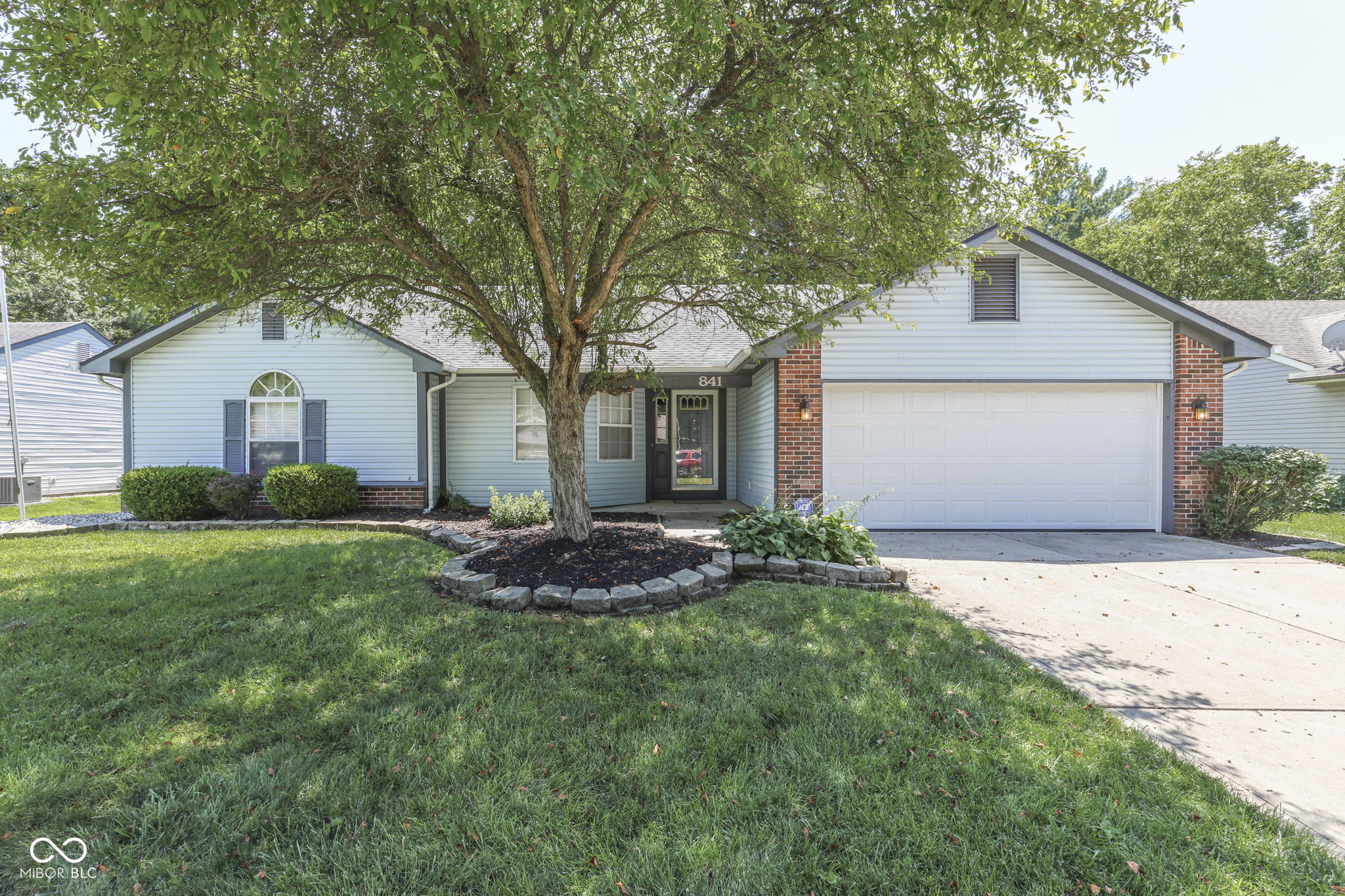841 Country Lane