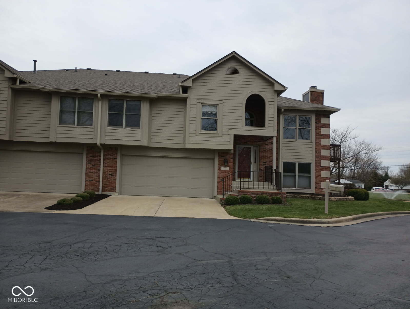 8955 Stonegate Road