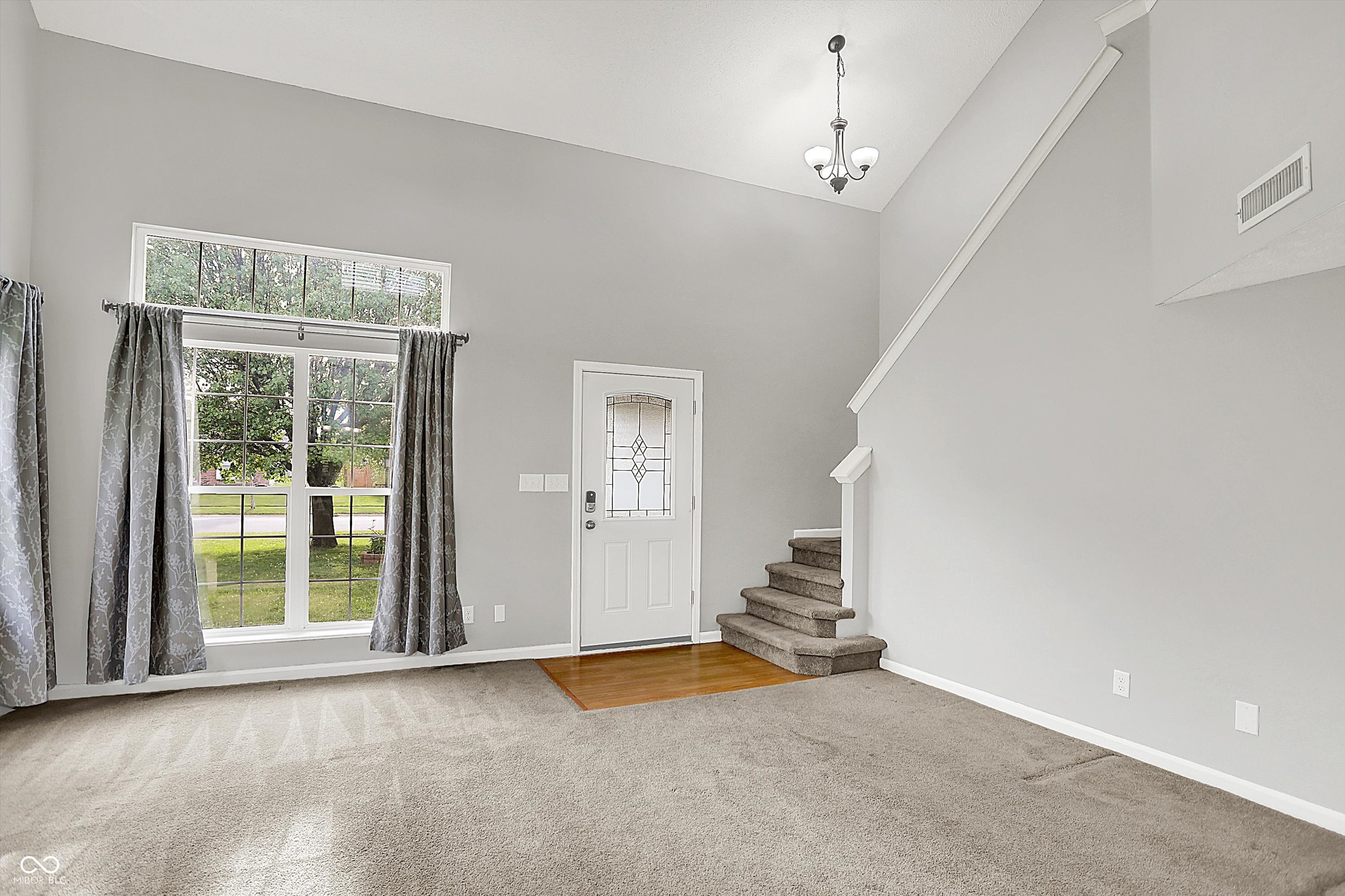 5225 Thompson Park