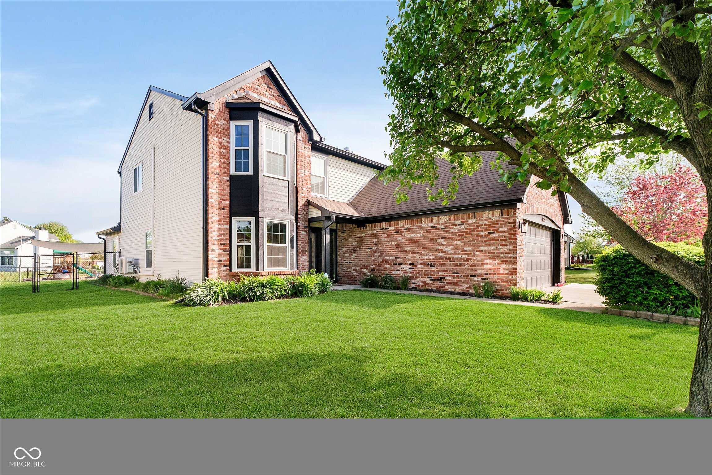 6144 Black Oaks Way