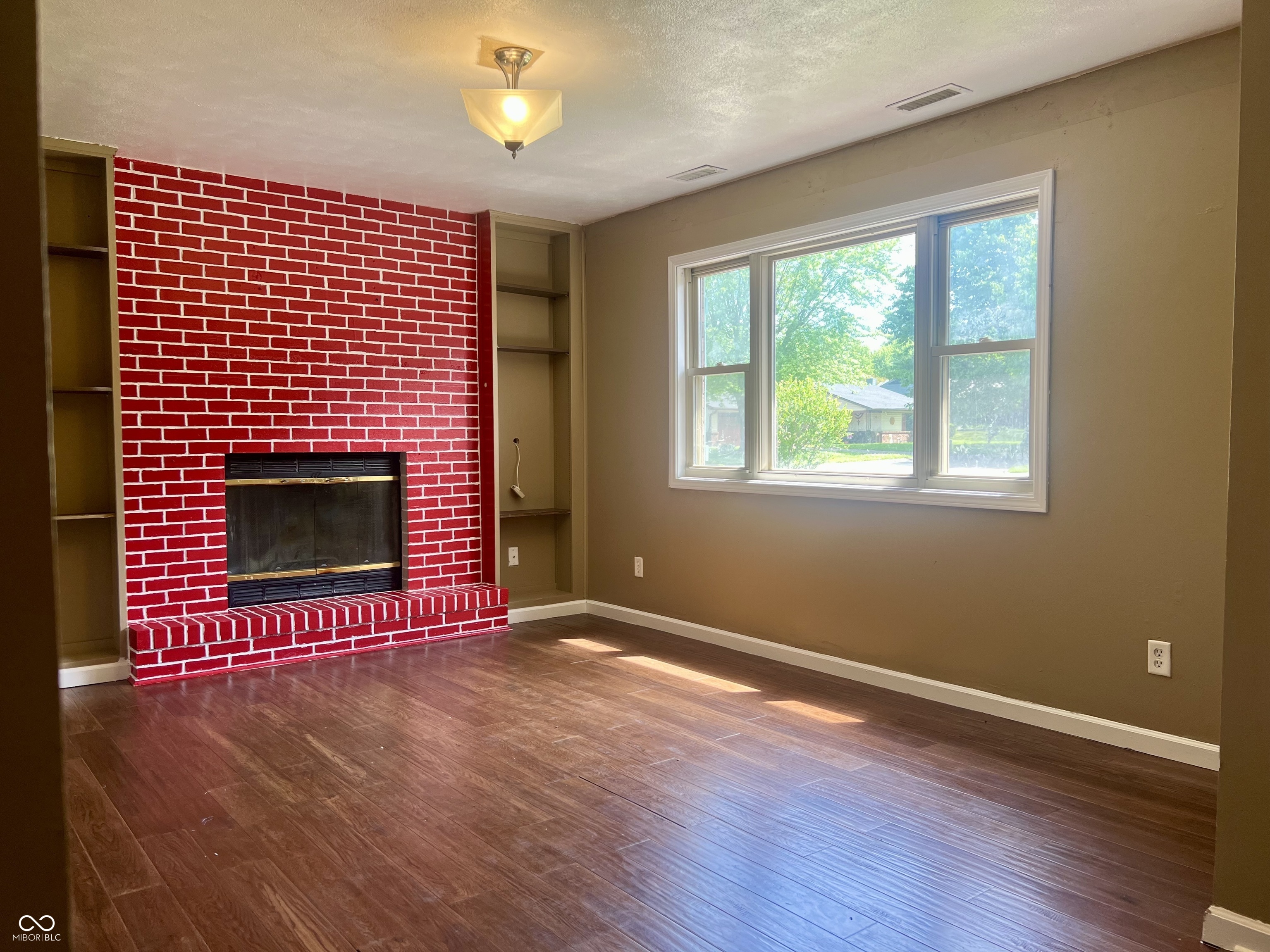 7824 HEARTHSTONE Way