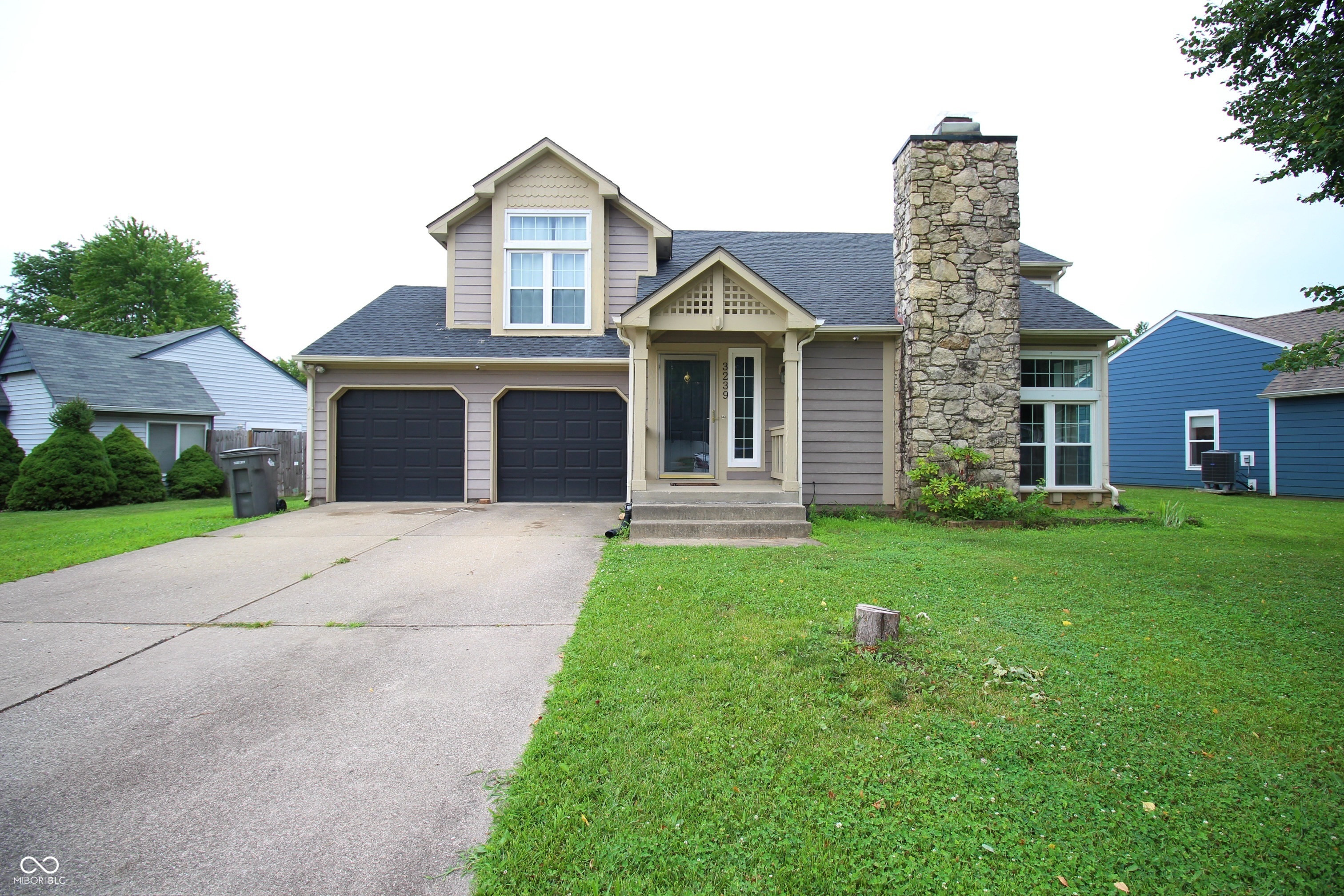 3239 Oak Tree N Drive