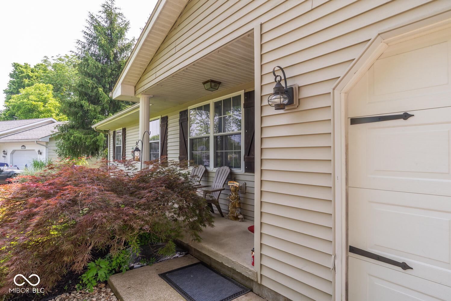 303 W Blackfoot Drive