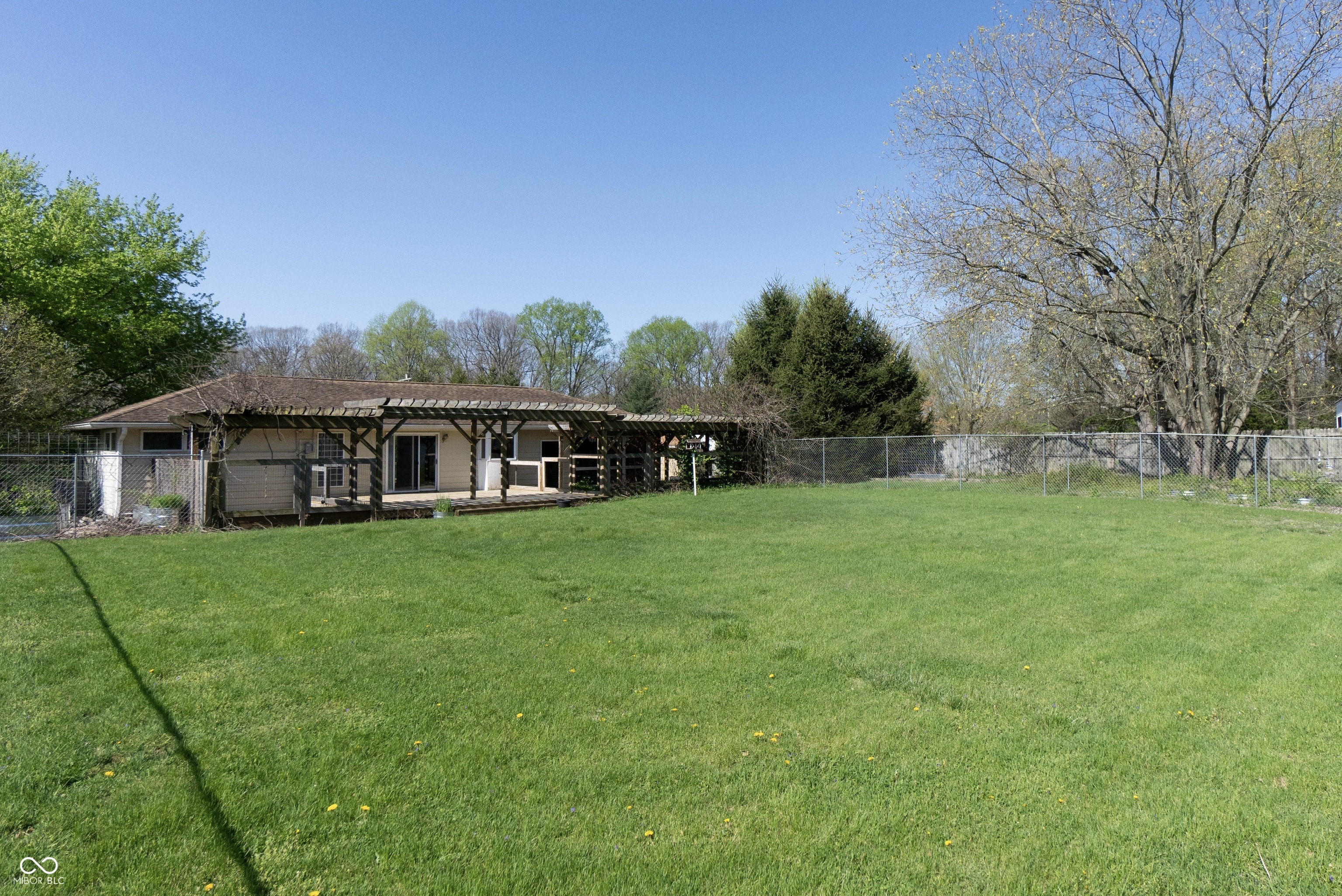2333 E Bethel Lane