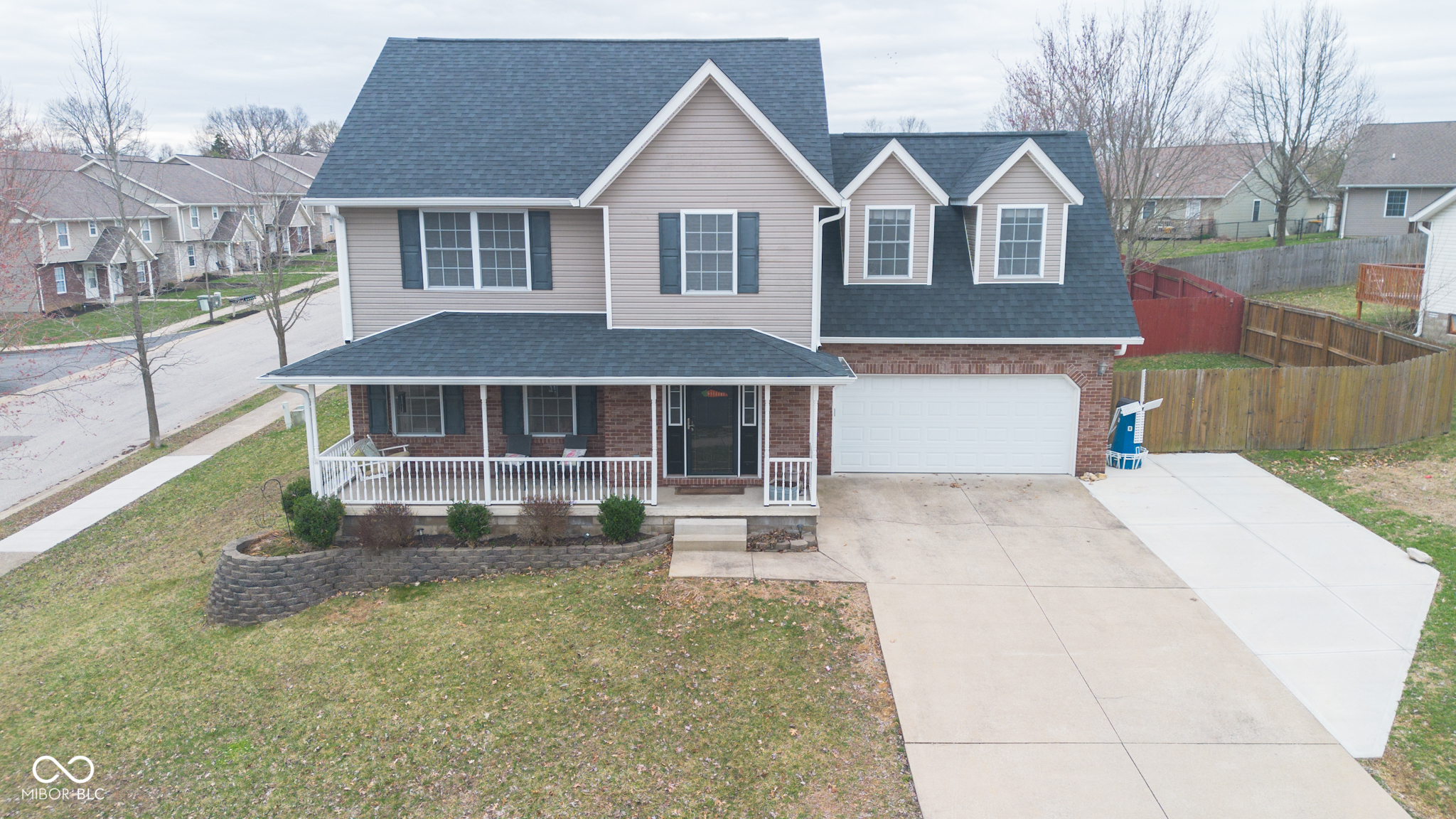 1301 W Countryside Lane