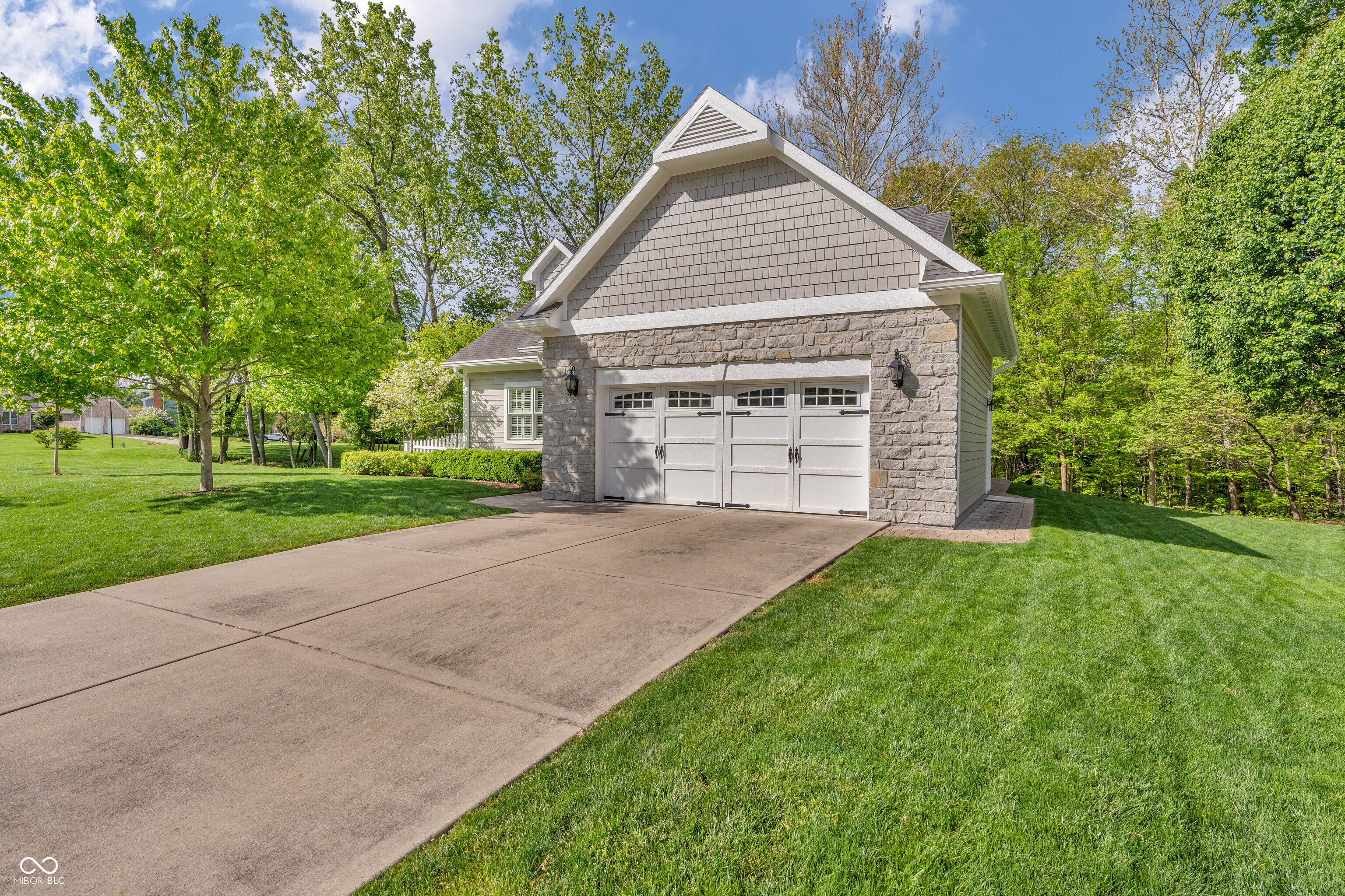 699 Ridgeway Court
