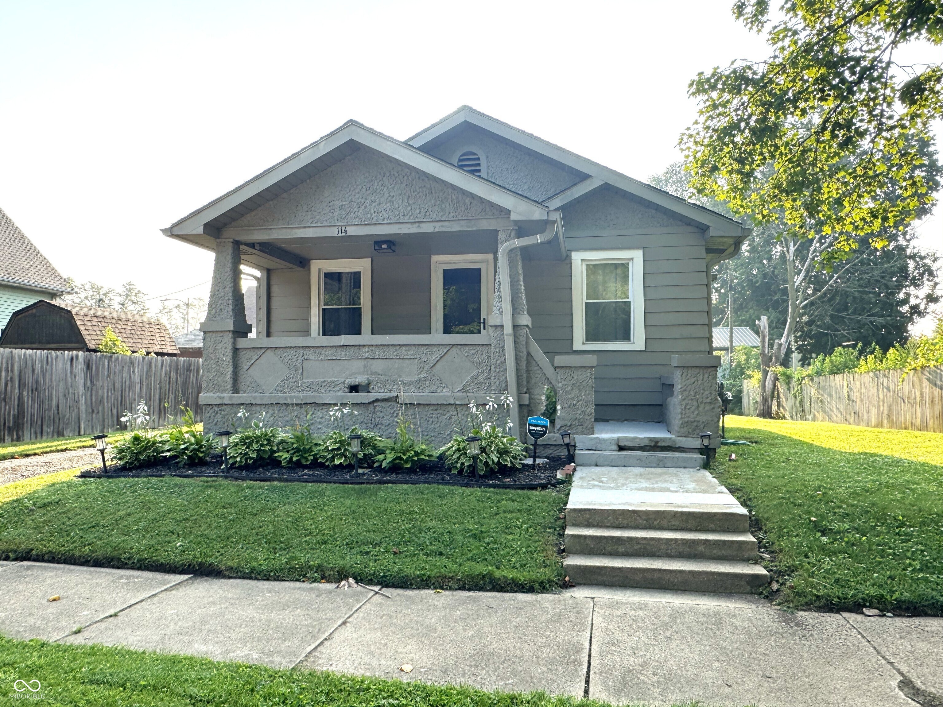 114 N Barr Street