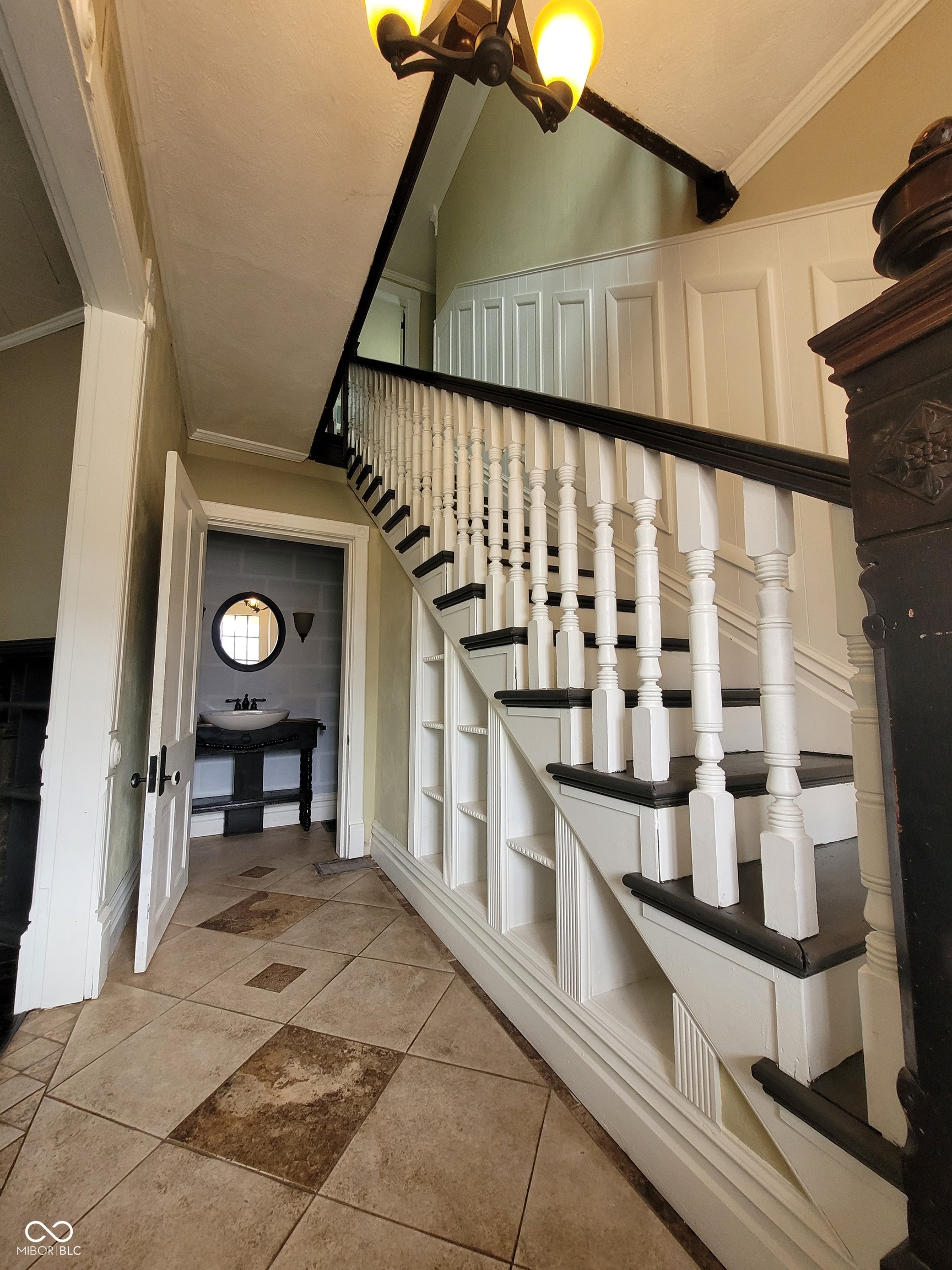 608 E Main Street