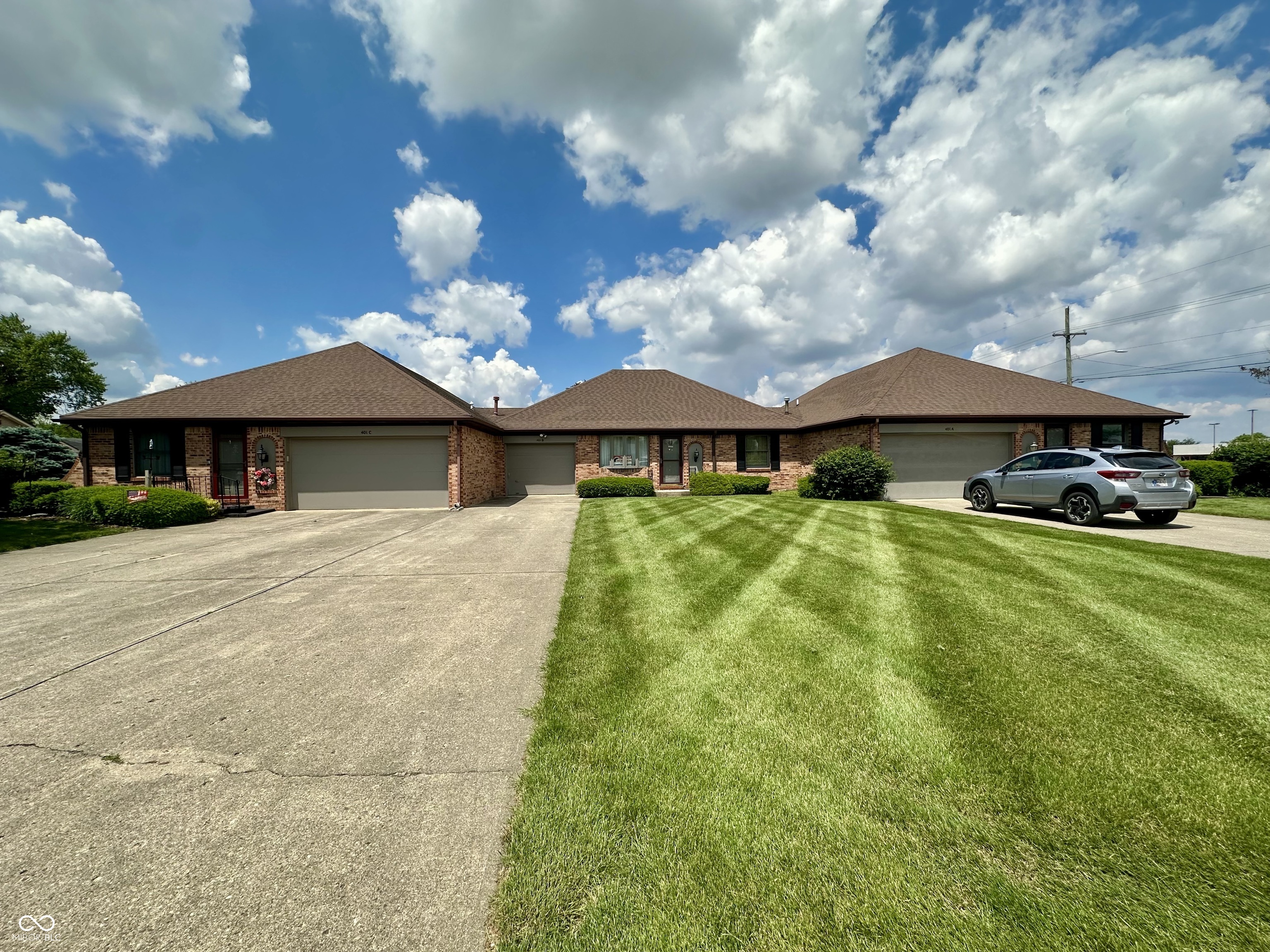 401 Greenacres Drive