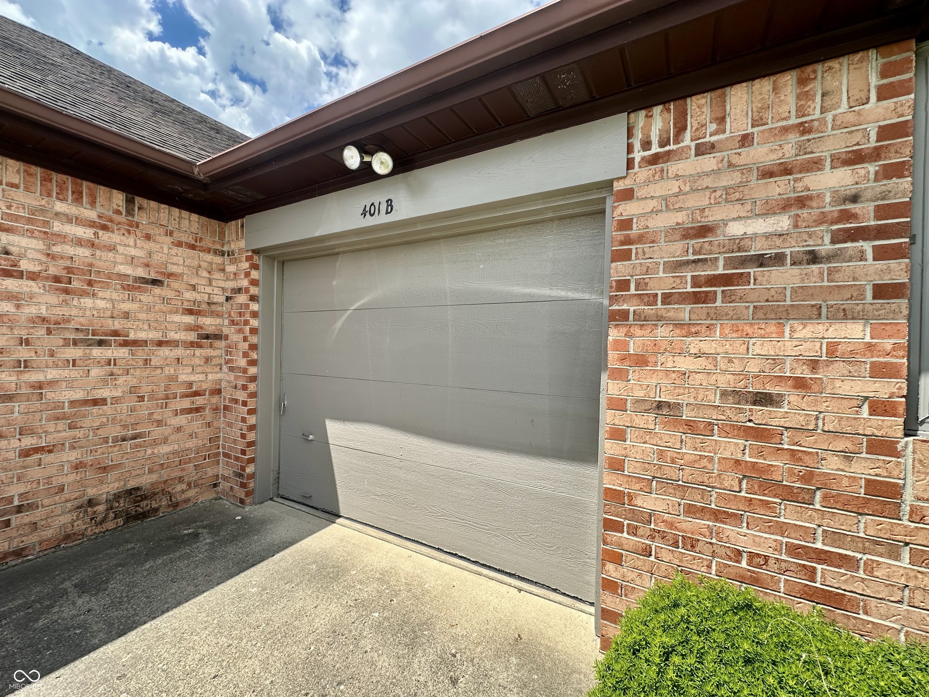 401 Greenacres Drive