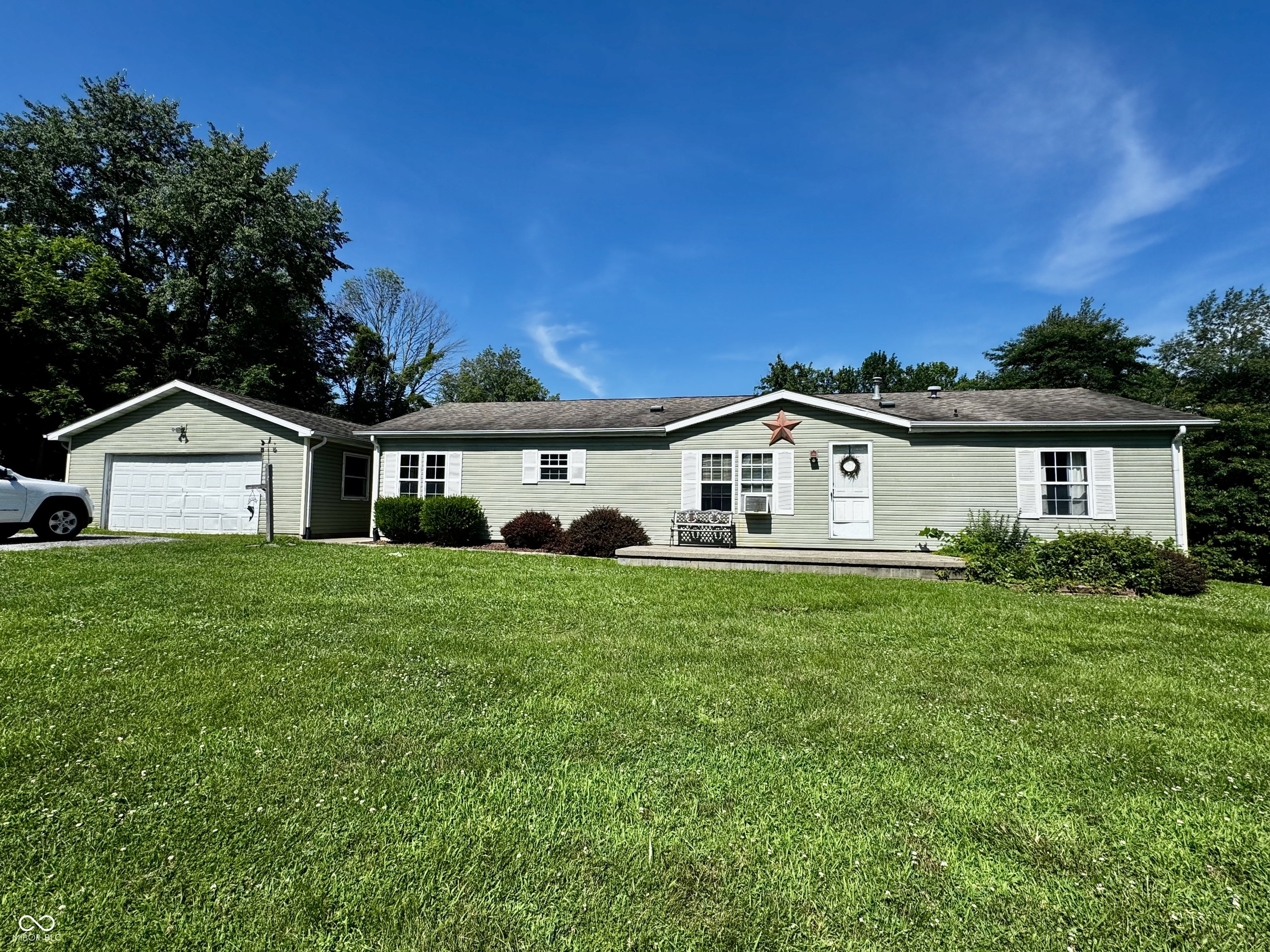 5541 S Lakeshore E Drive