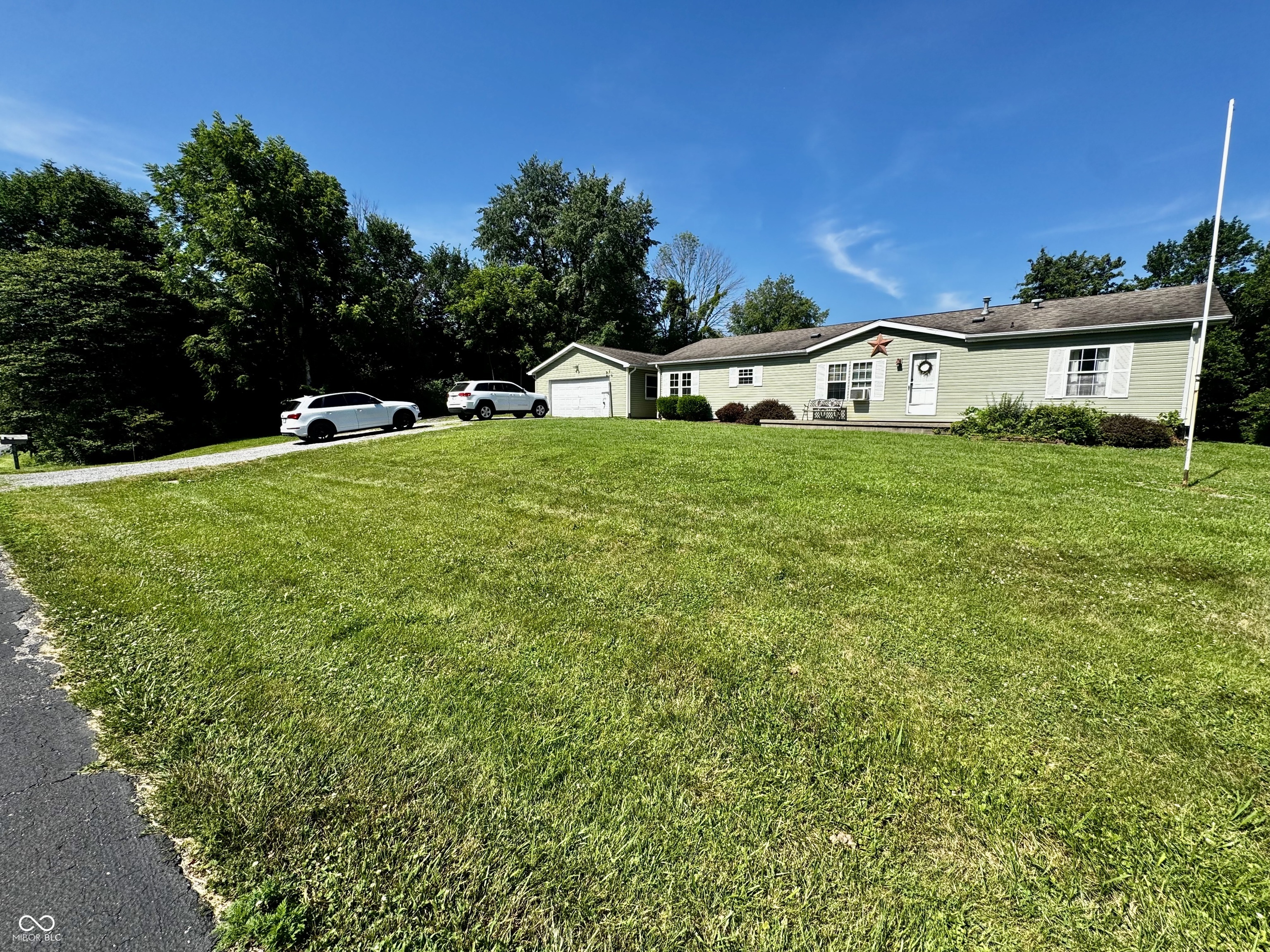 5541 S Lakeshore E Drive