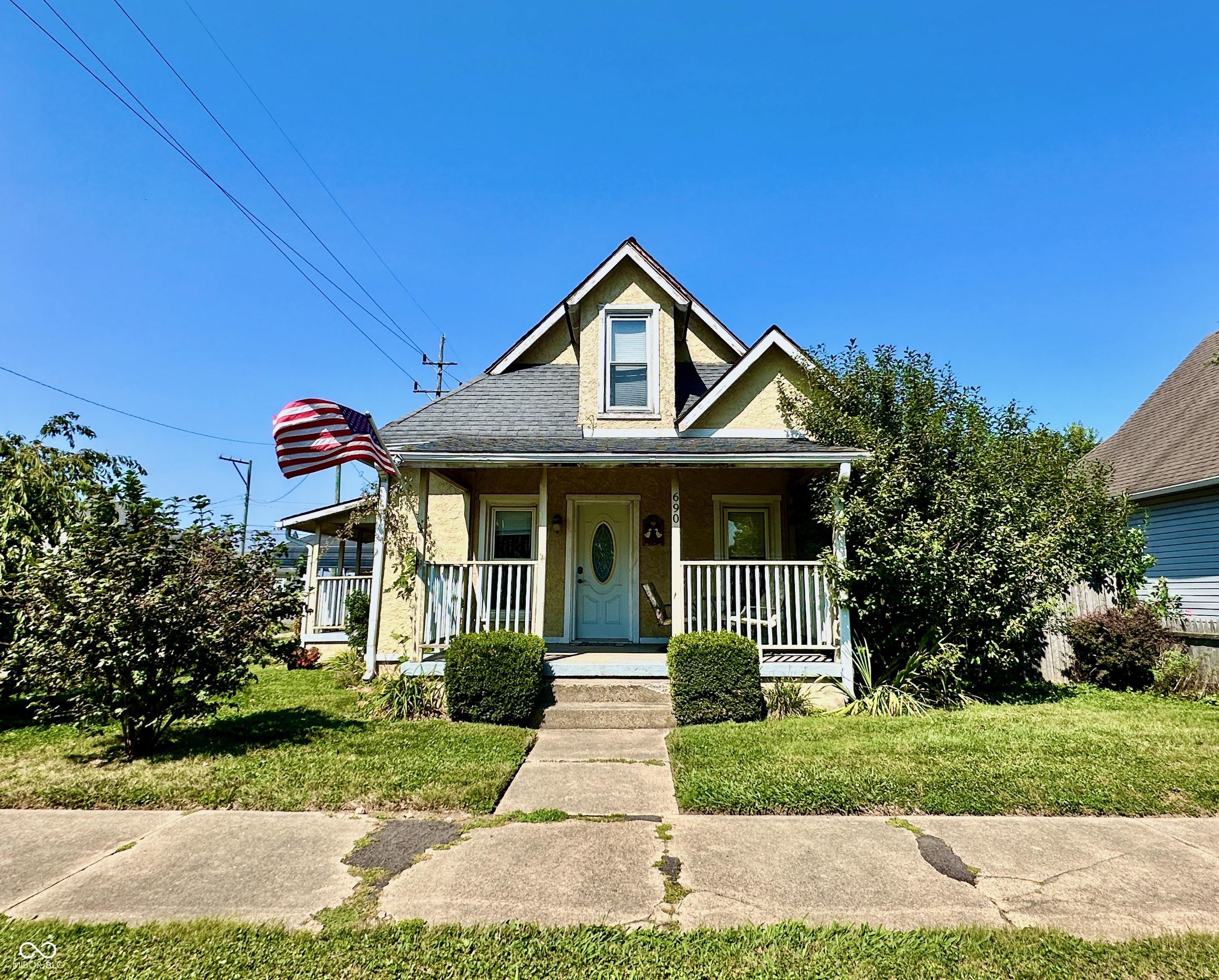 690 W Washington Street