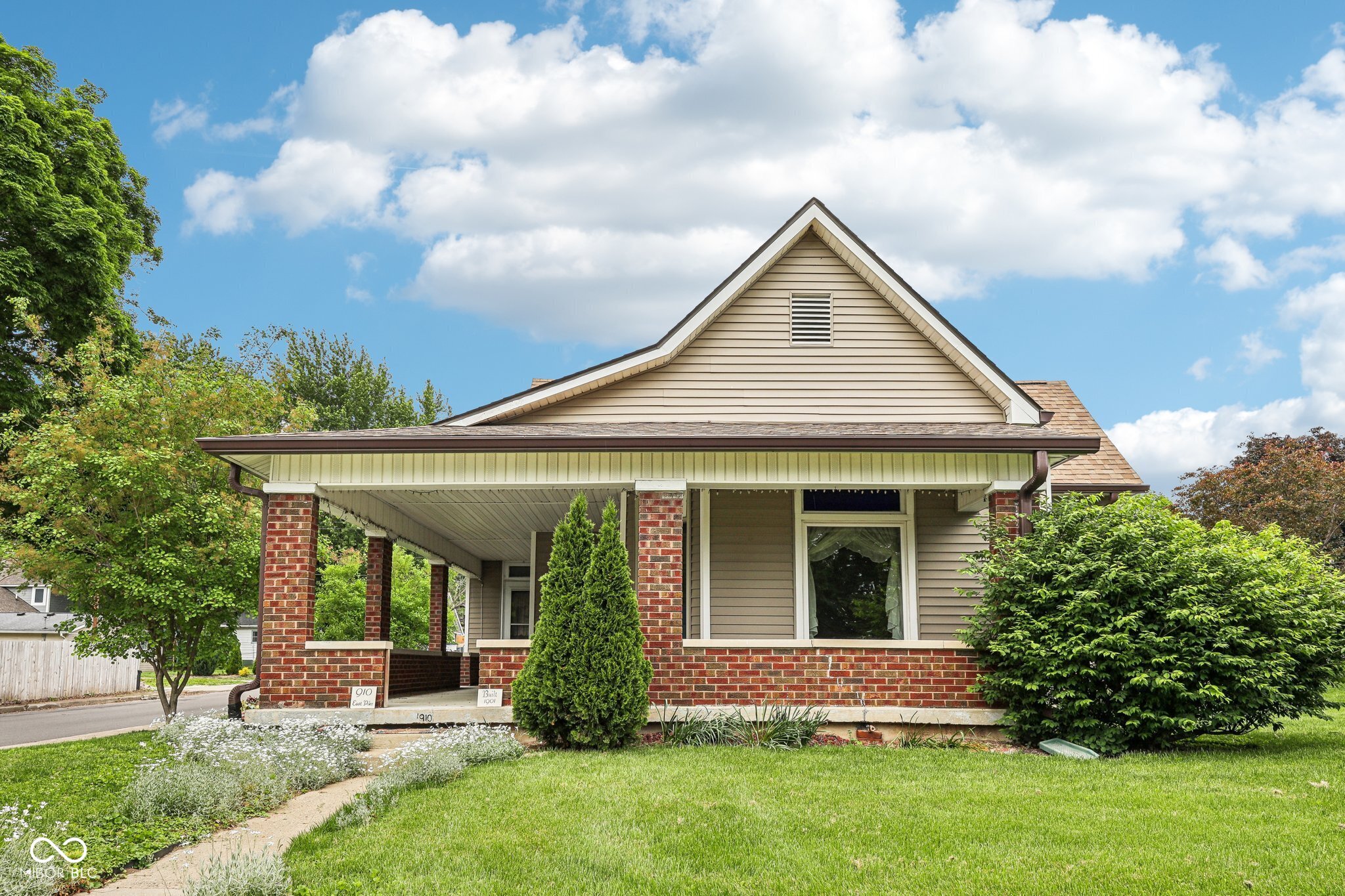 910 E Pike Street