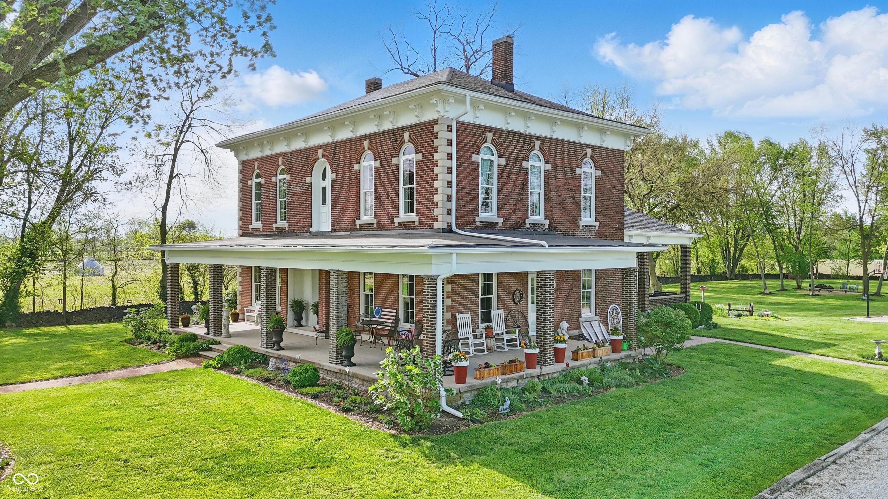 1901 S Old State Road 67