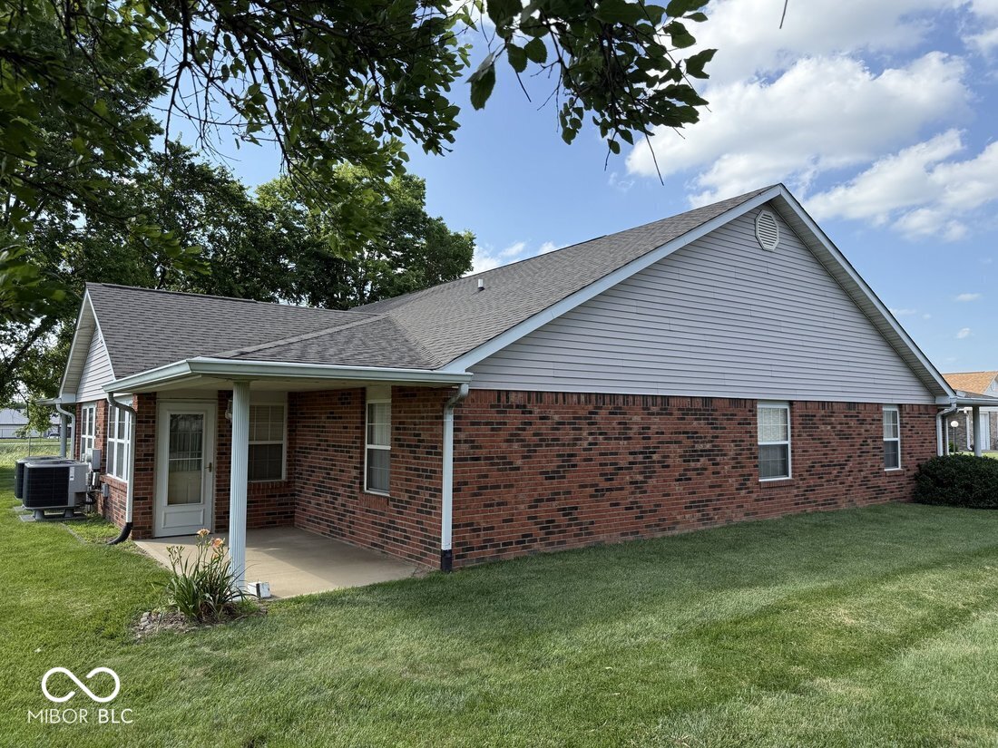 989 Plaza Drive