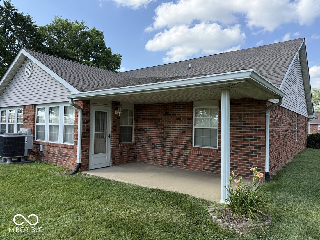989 Plaza Drive