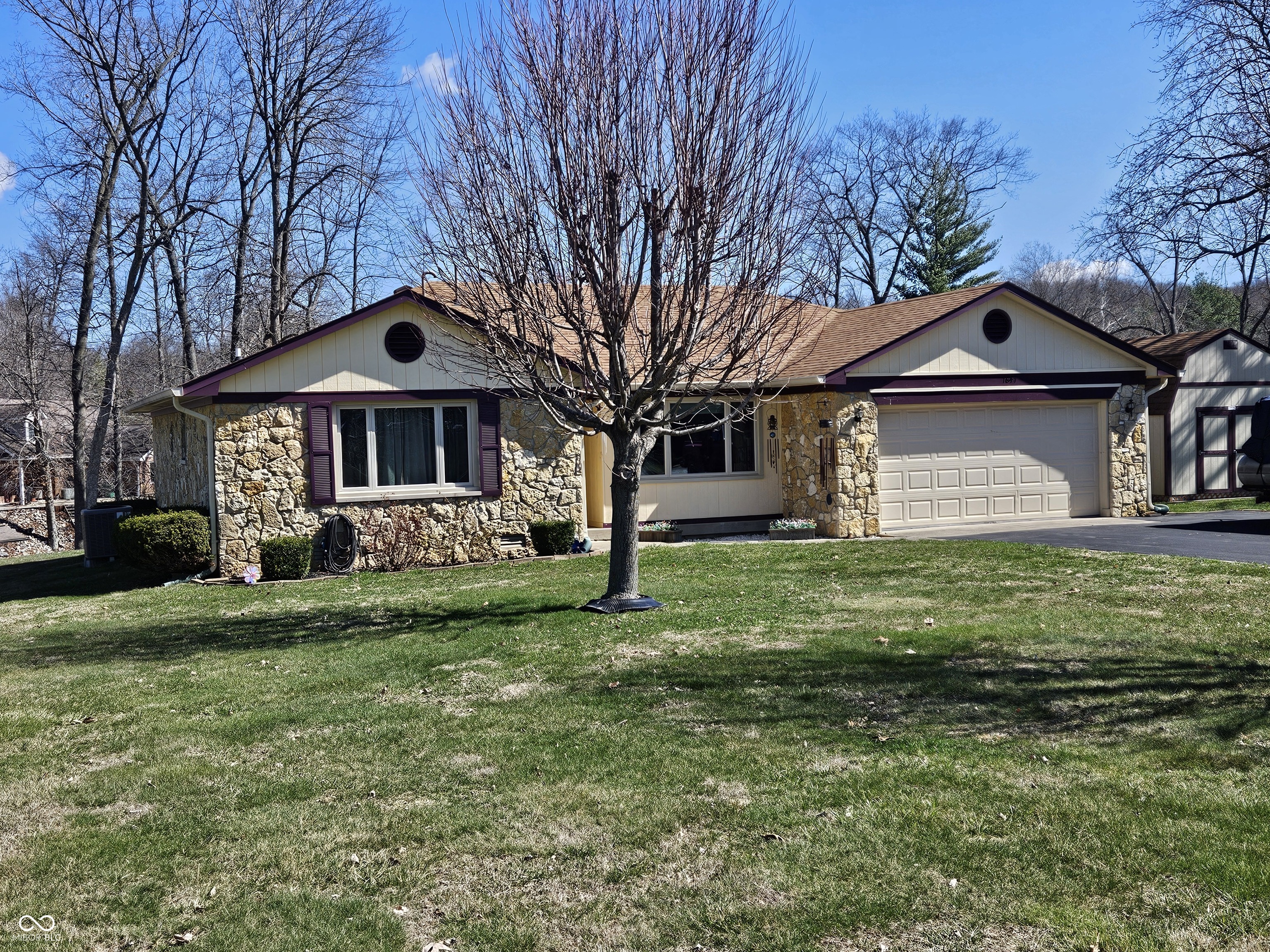 1647 S Plateau Circle