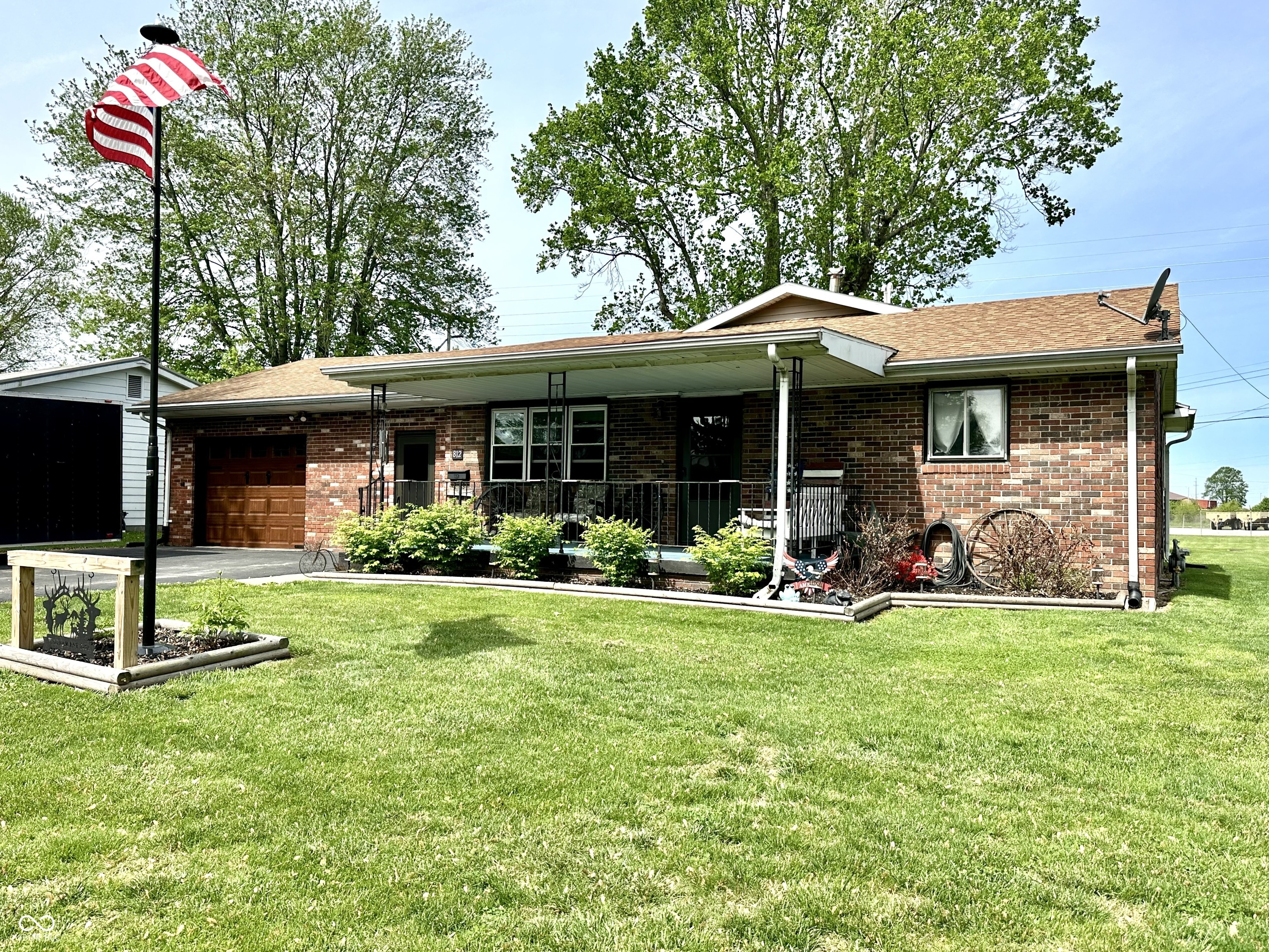 812 W Walnut Drive