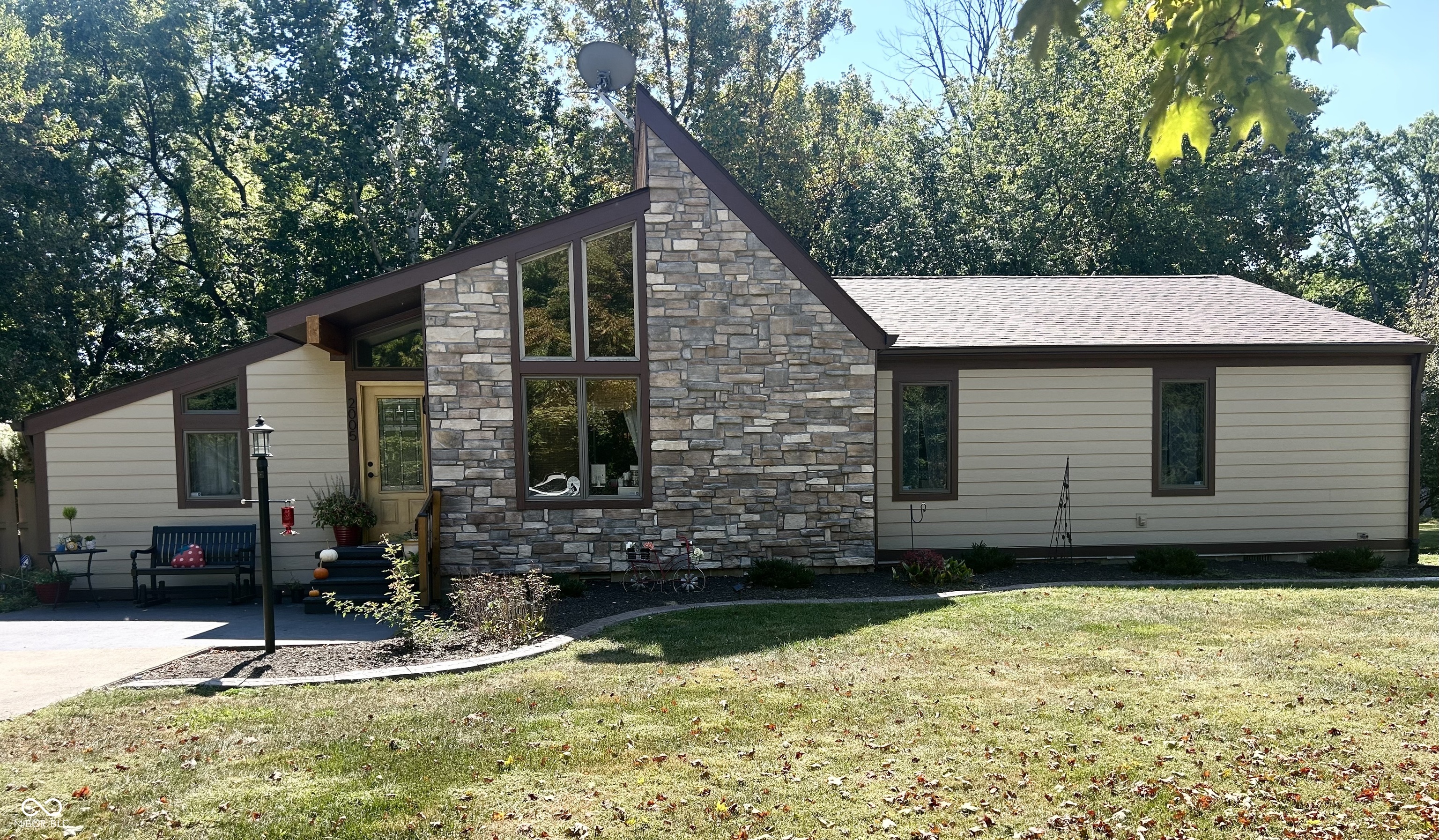 2005 E Poplarwood Court