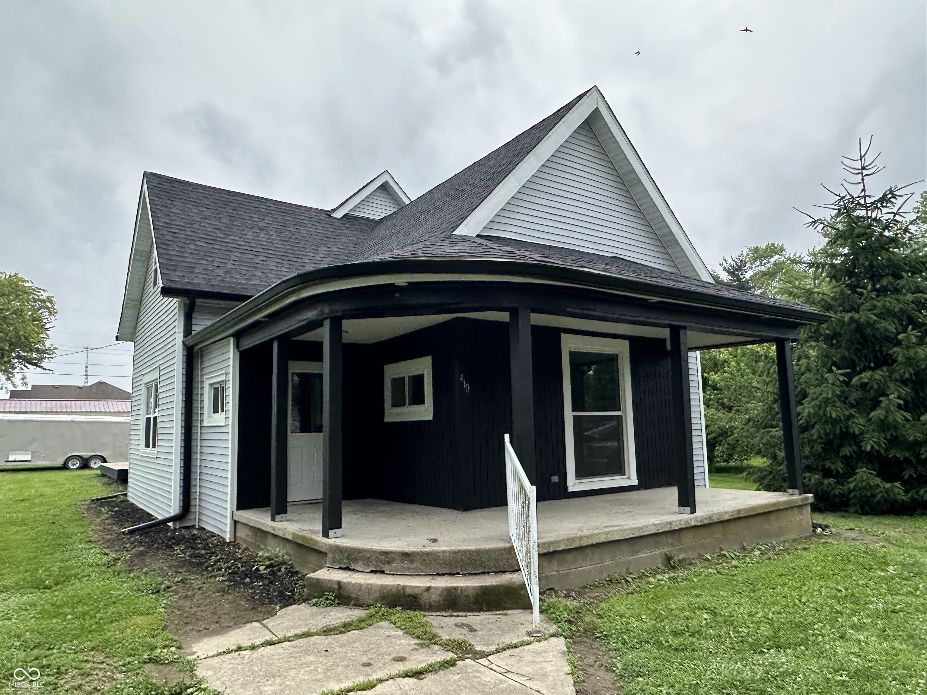 410 E 2nd Street