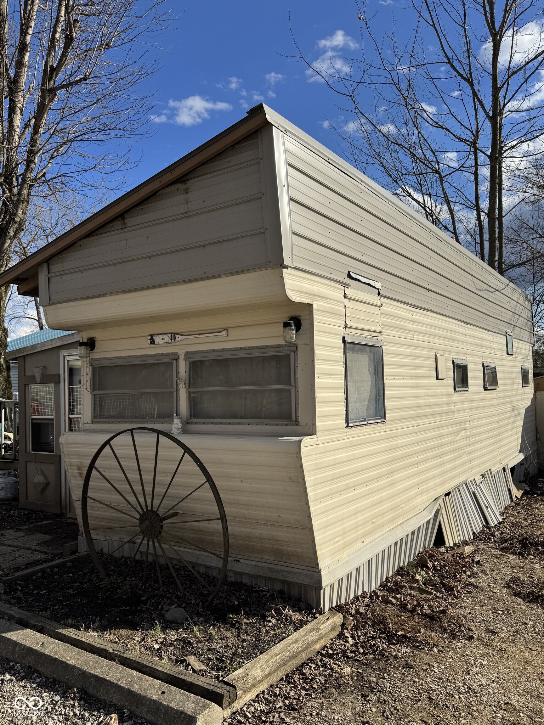 5021 Van Bibber Lake