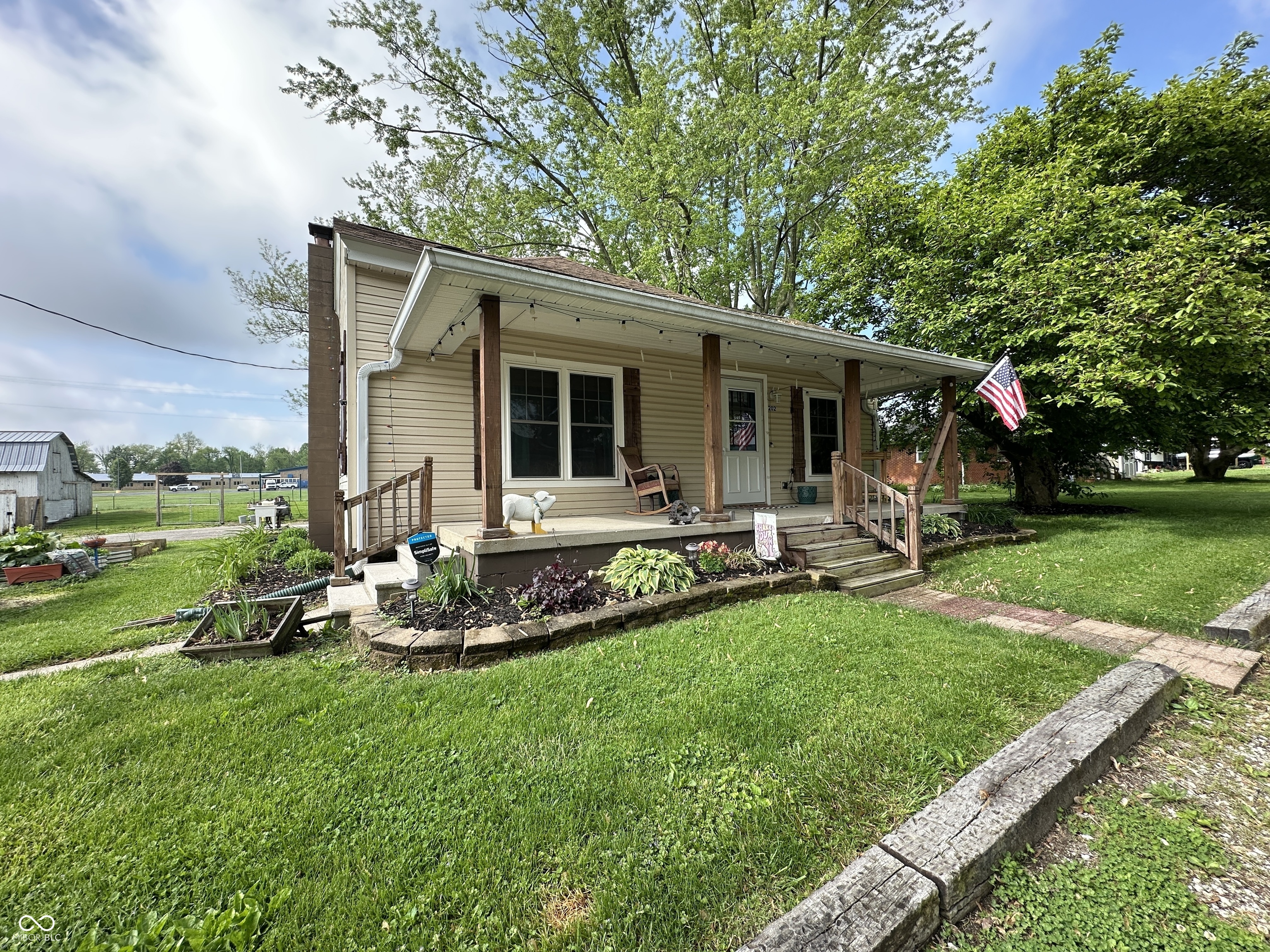 202 W Vine Street