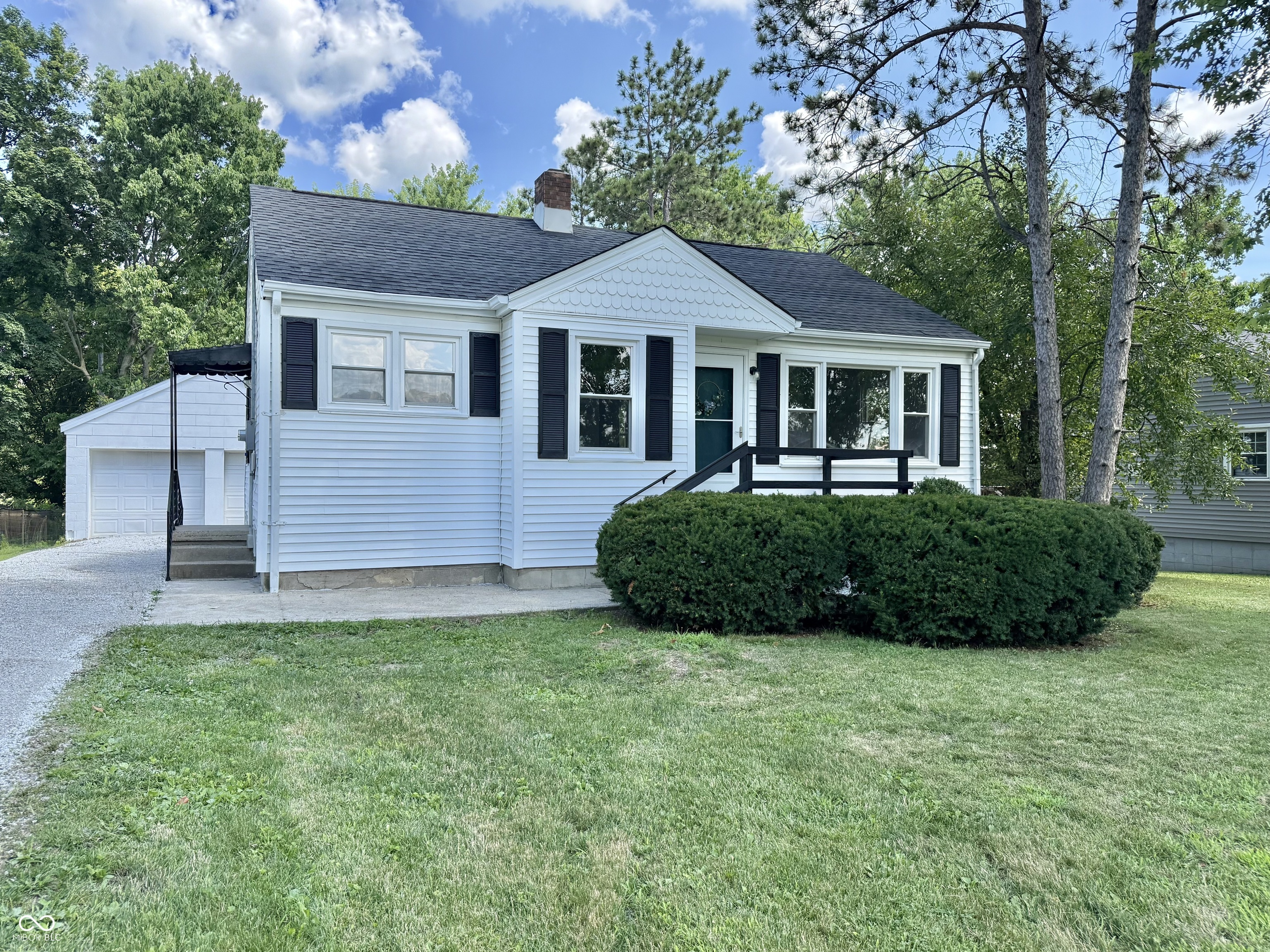 1003 Meadow Lane