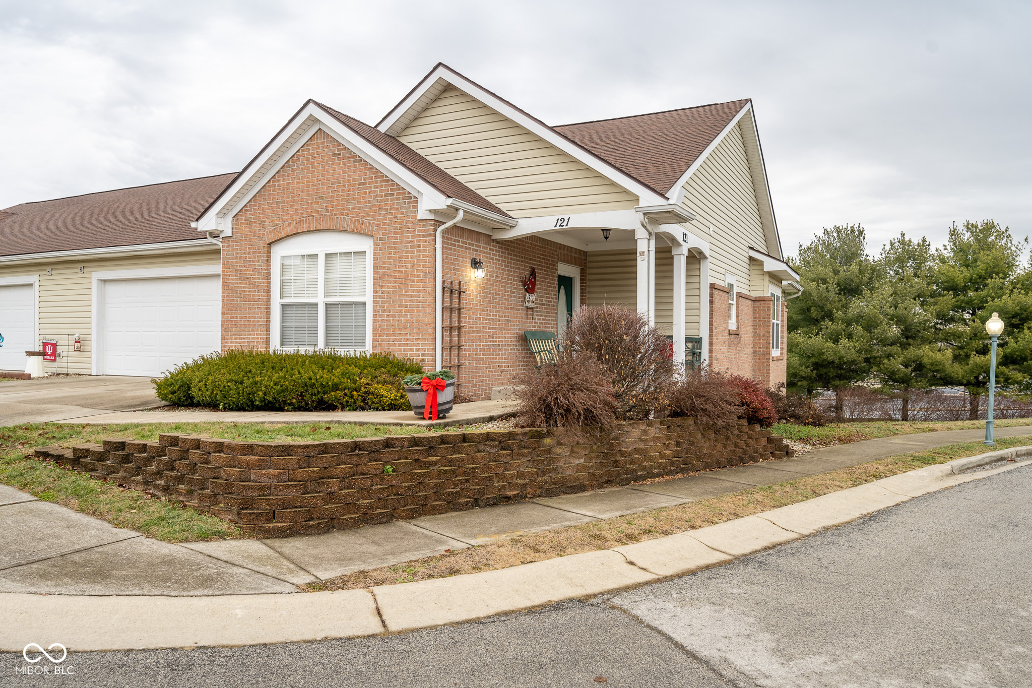 121 Autumn Glen North Drive