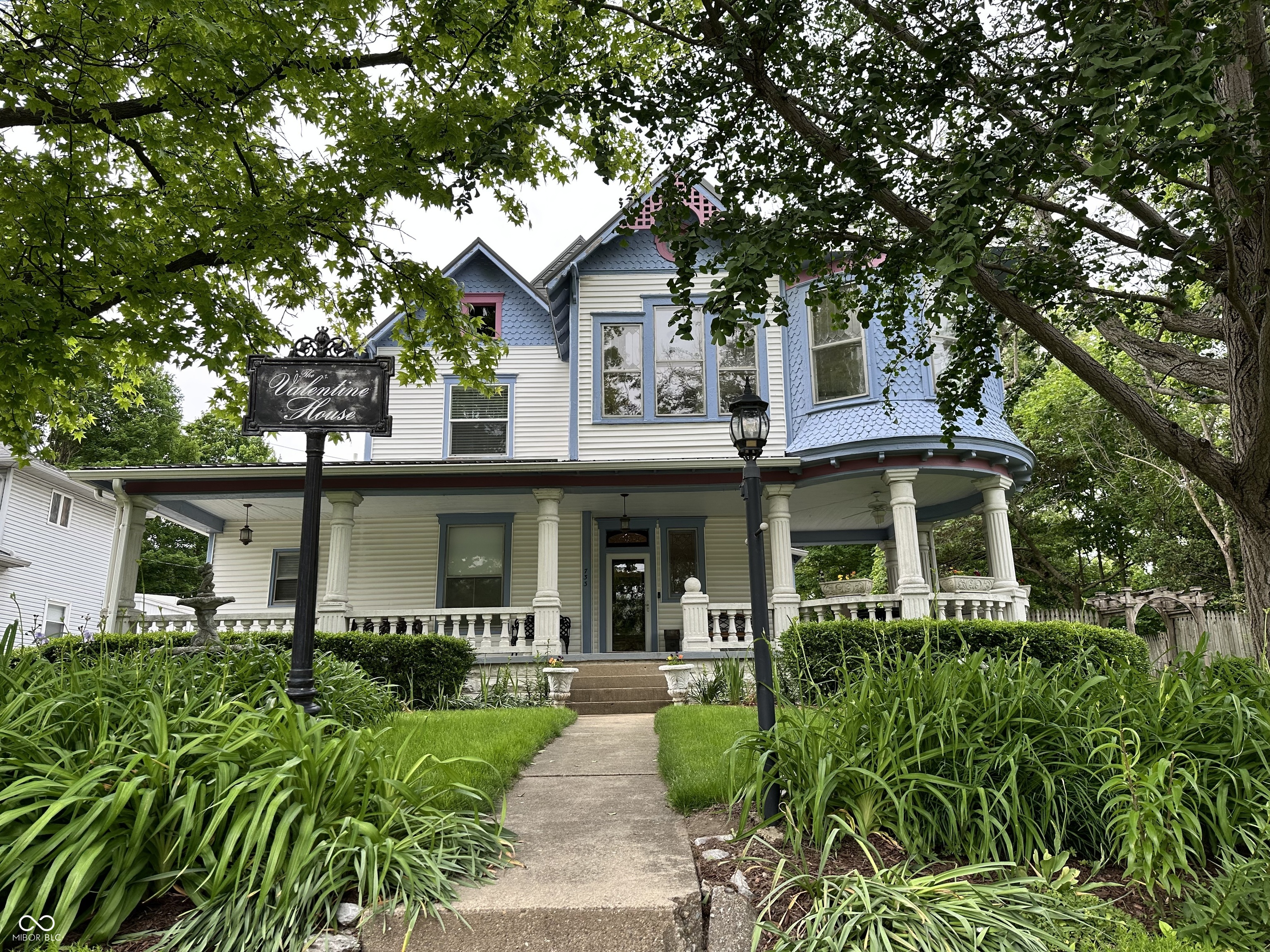 733 E Washington Street