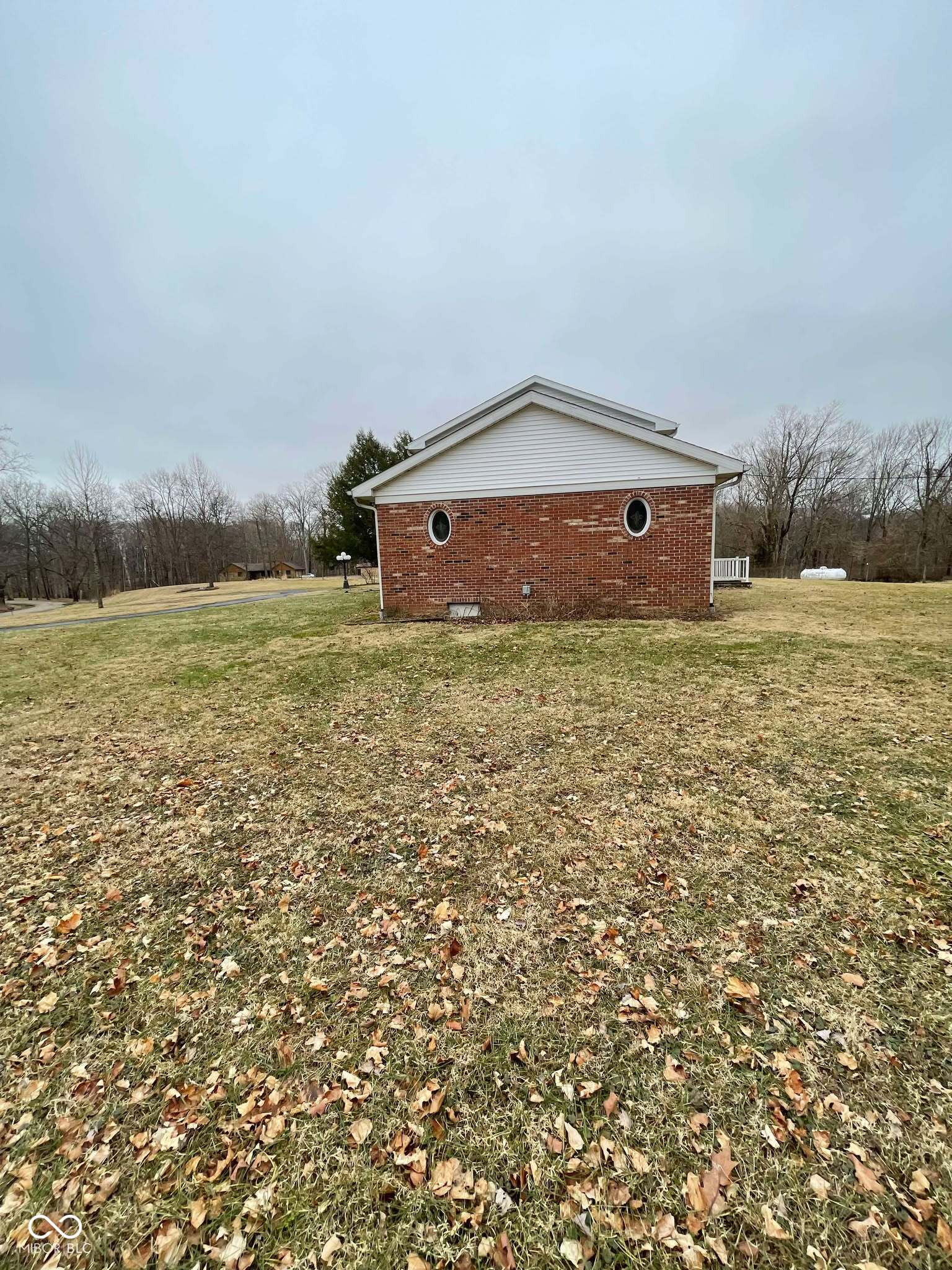 2442 E County Road 1050 S