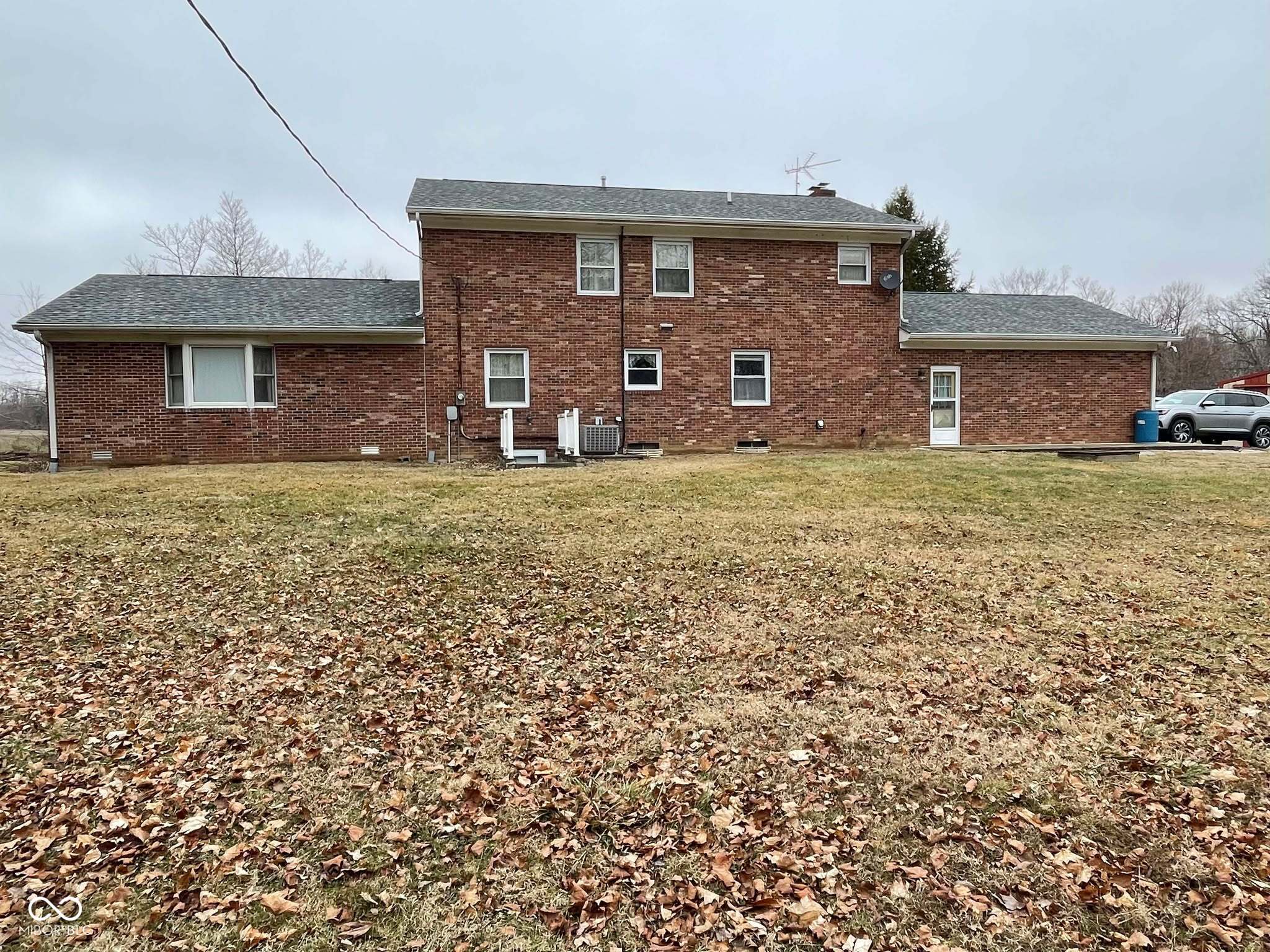 2442 E County Road 1050 S