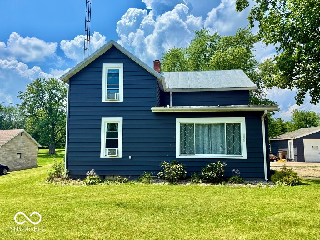 1076 N Old Highway 27