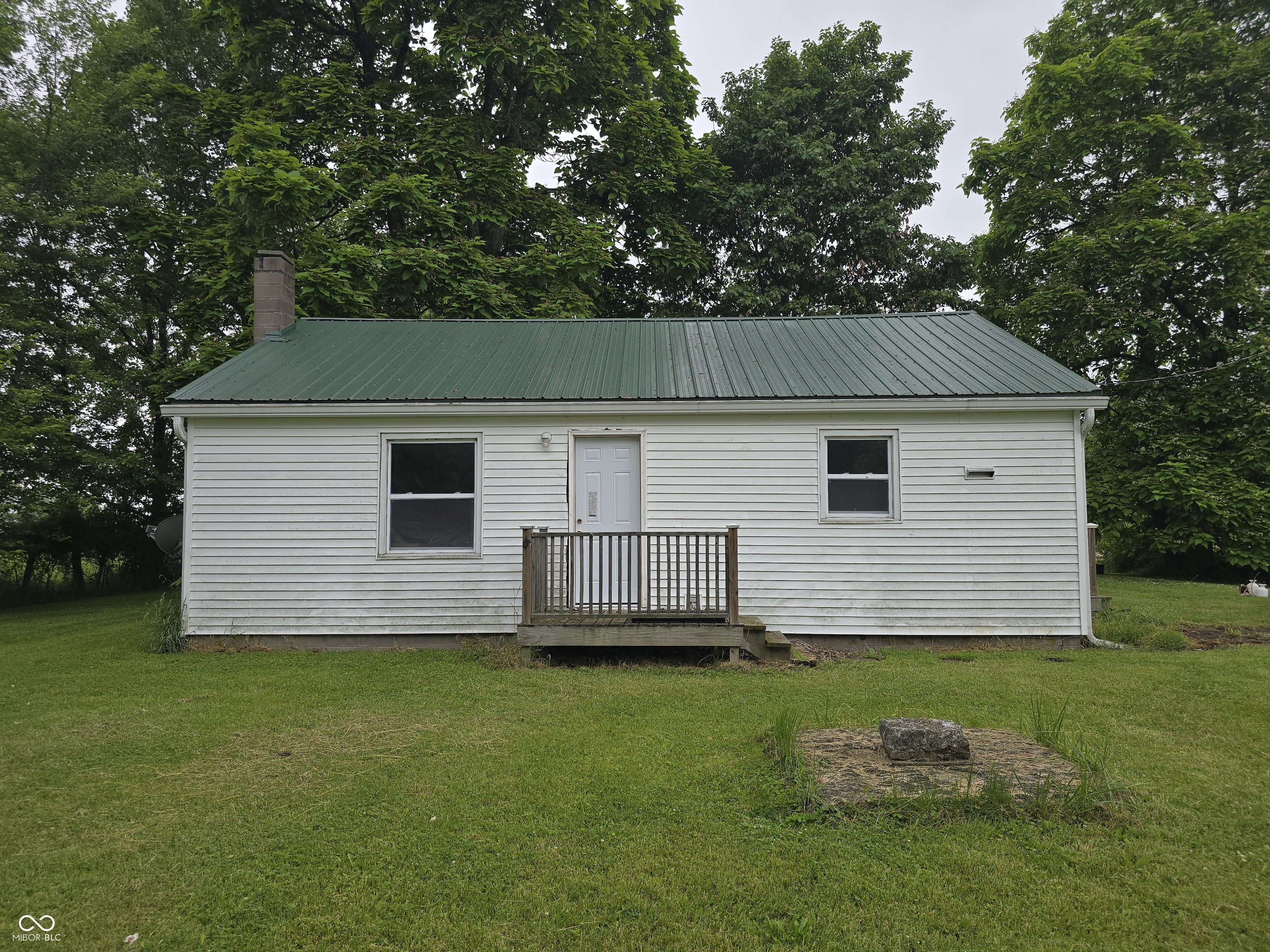 1633 N CR 300